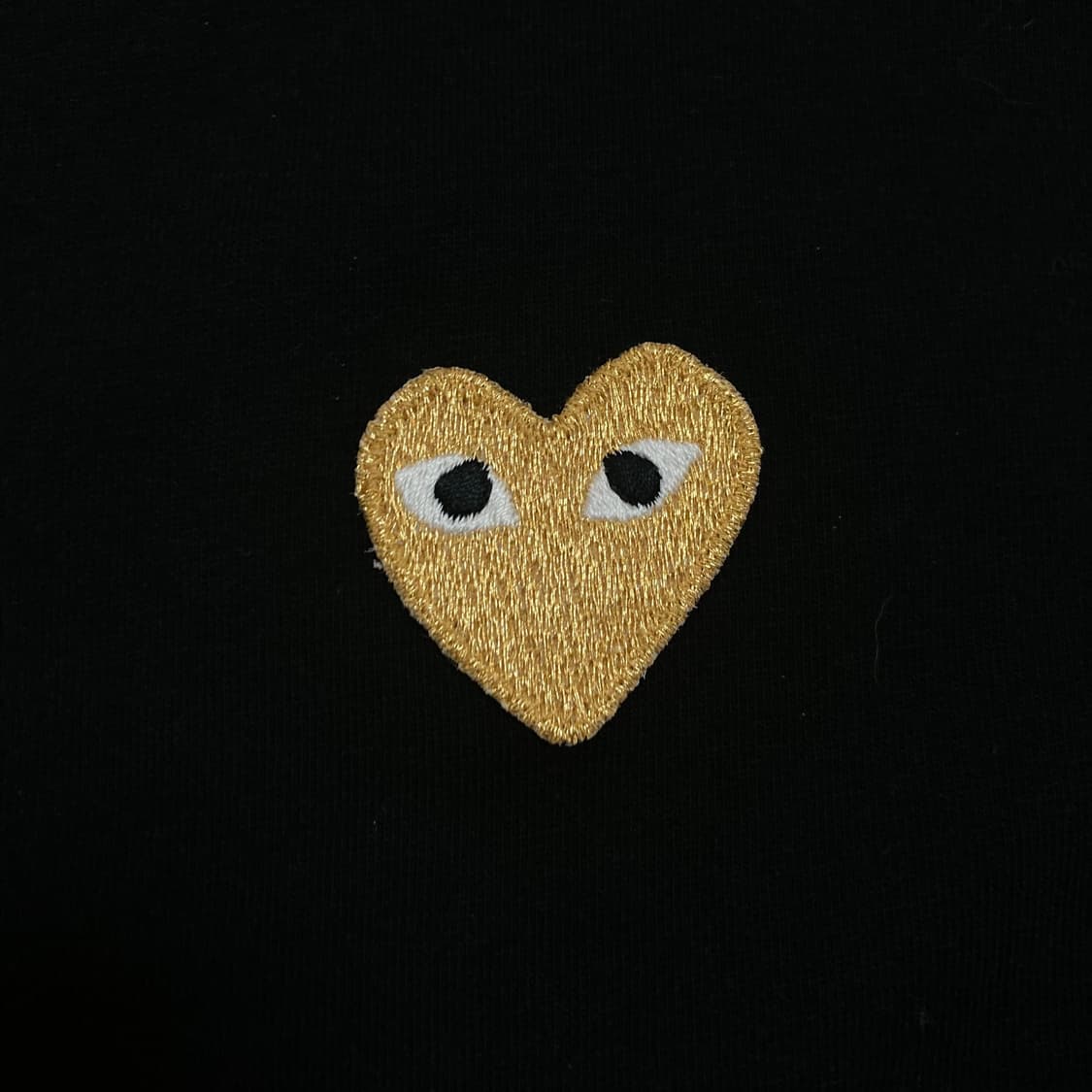 꼼데가르송 하트 와펜 스몰 로고 블랙 반팔티 상품이미지2