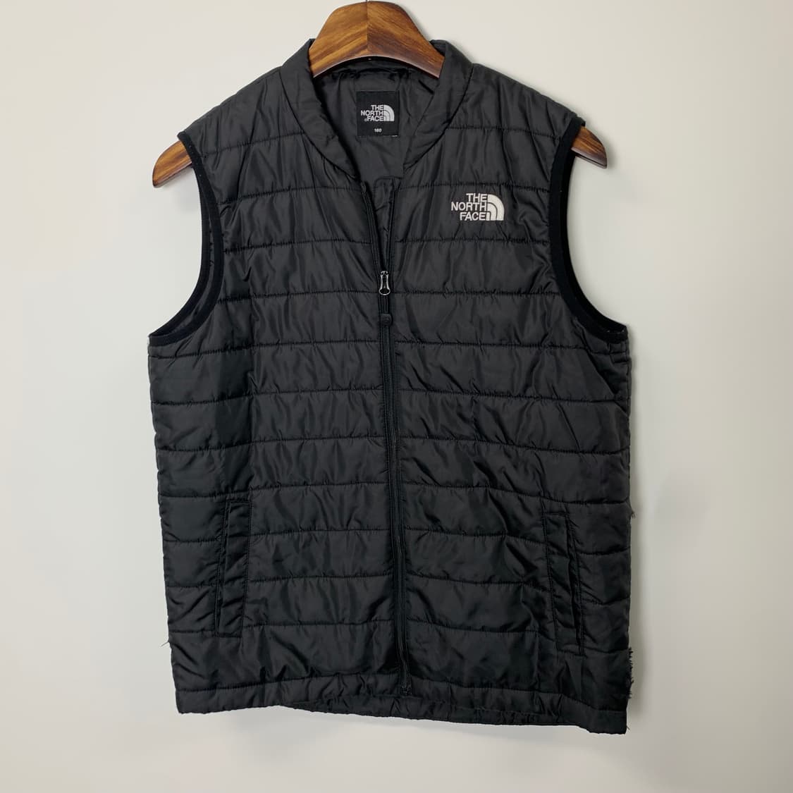 노스페이스 블랙 경량 조끼 패딩 상품이미지2