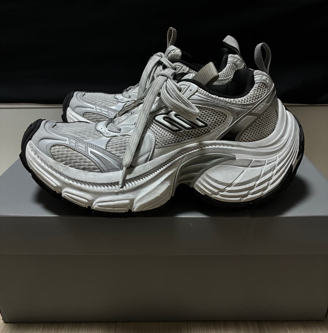 발렌시아가 10xl 화이트 (40) 상품이미지2