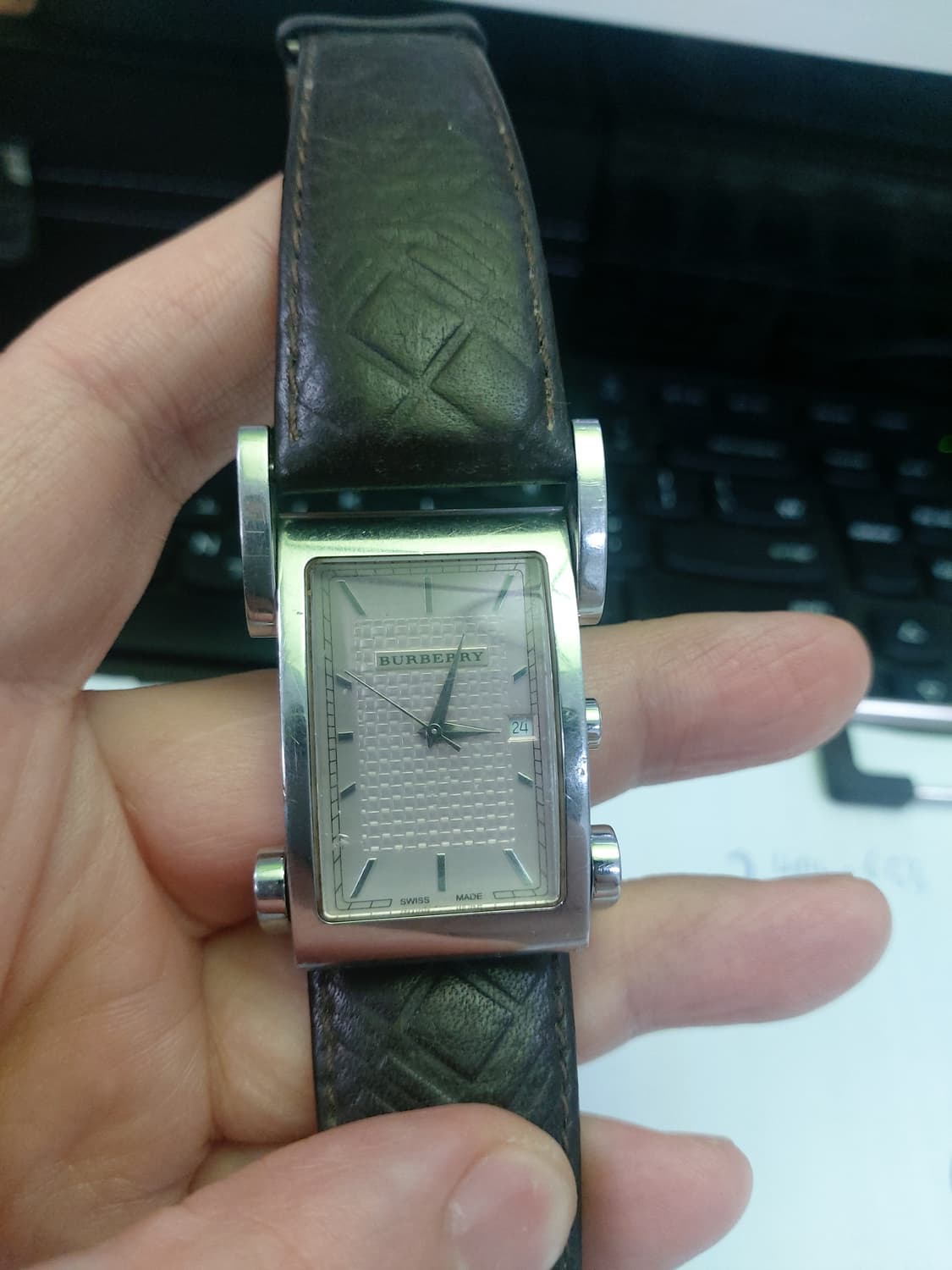버버리 남성 가죽 시계 상품이미지1