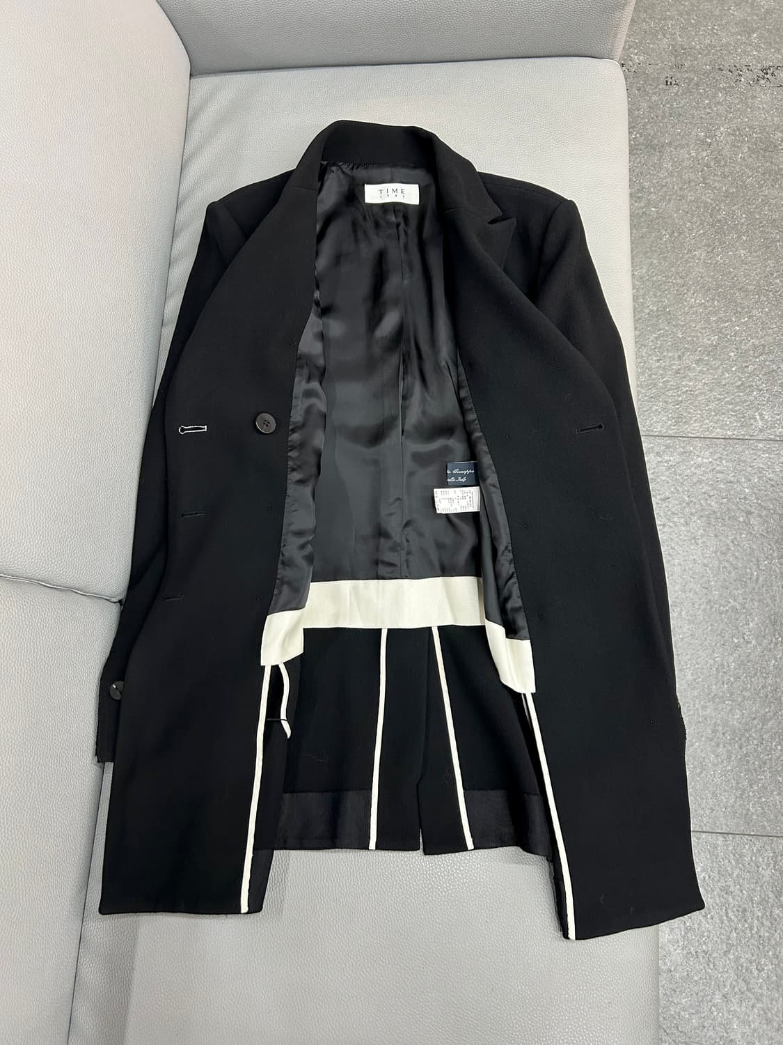 한섬 타임 여성 더블브레스트 블랙 울 자켓(루즈 55~66가능) 상품이미지6