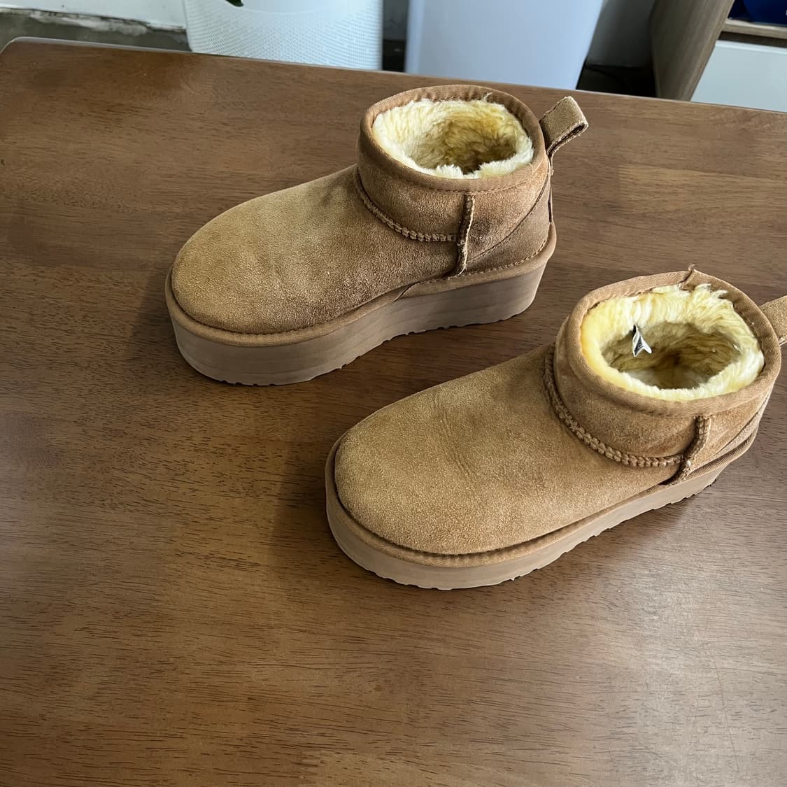 어그 클래식 울트라미니 플랫폼 36 상품이미지2