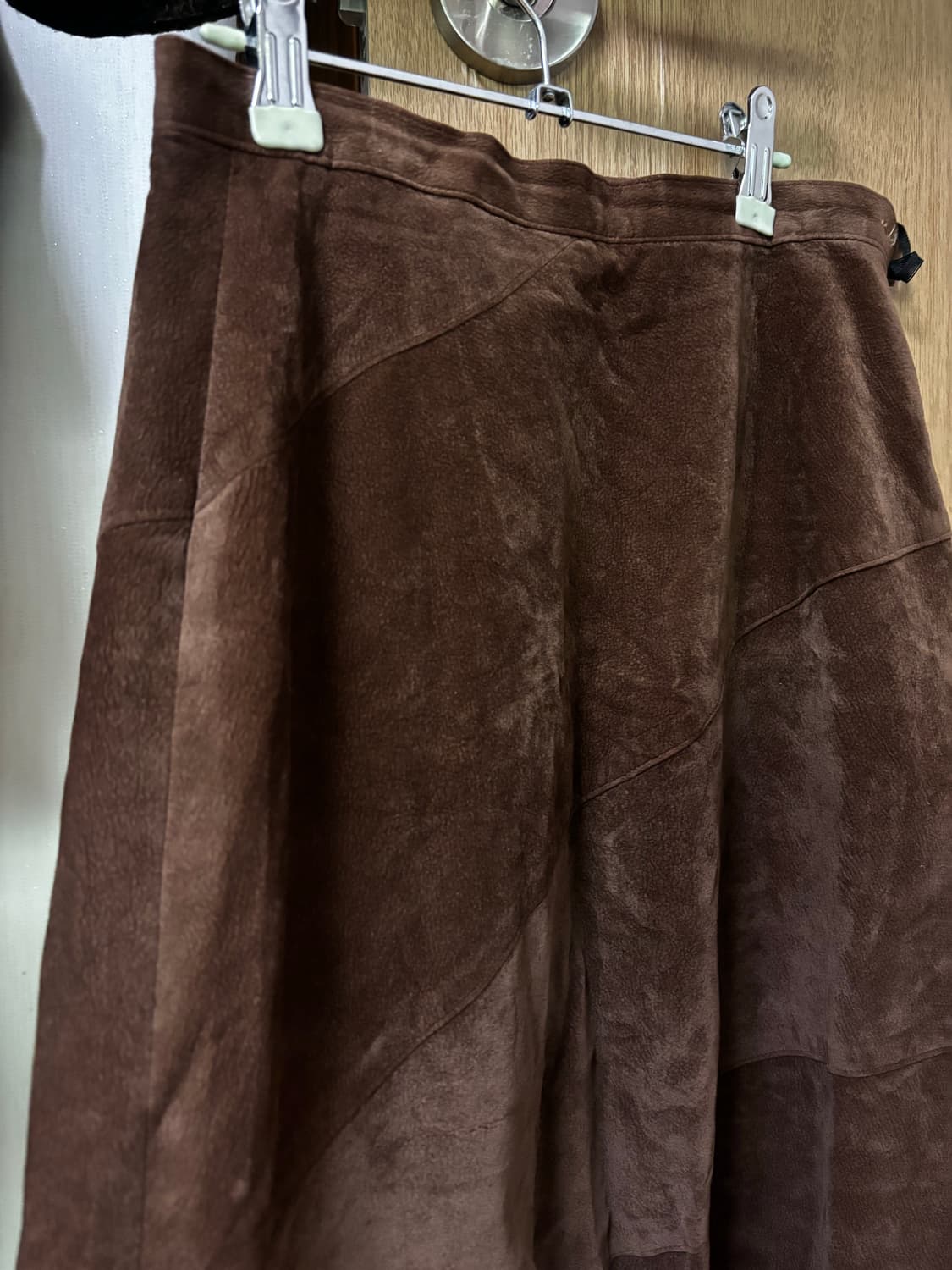 브라운 사선 스웨이드 롱 스커트 상품이미지1