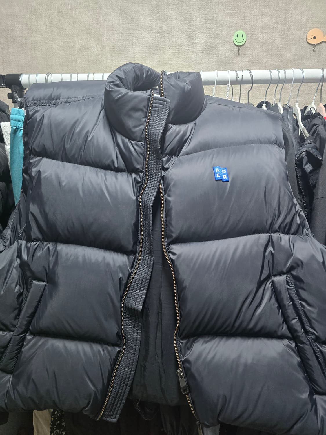 아더에러 TRS 태그 패딩 조끼 블랙 XL 상품이미지2