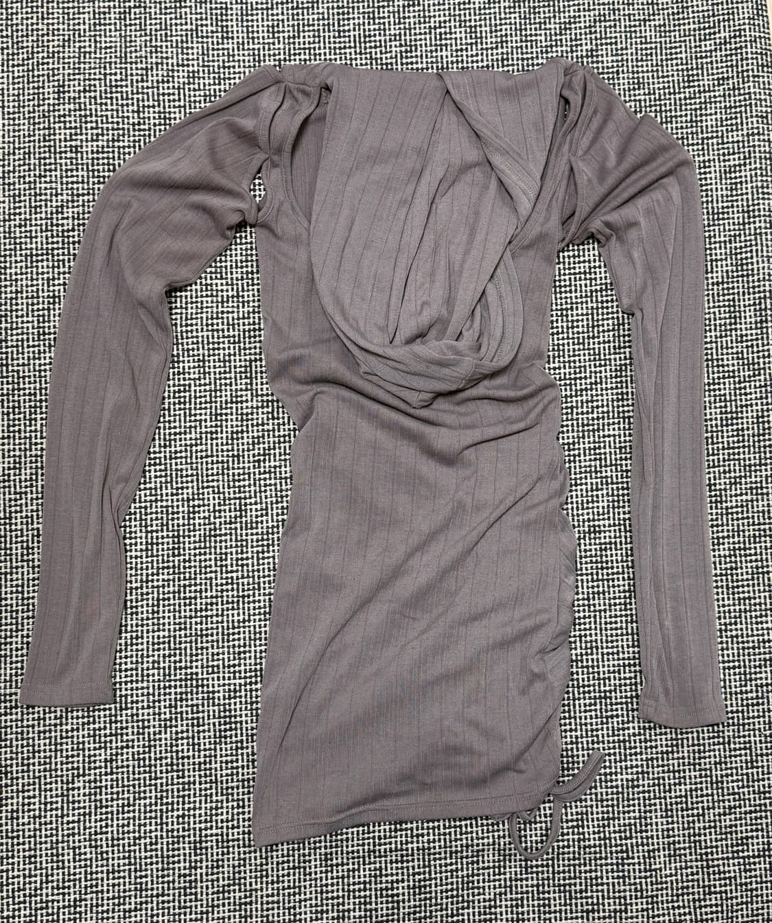 Badee CUTOUT SHIRRING HOODIE DRESS COCOA 상품이미지6