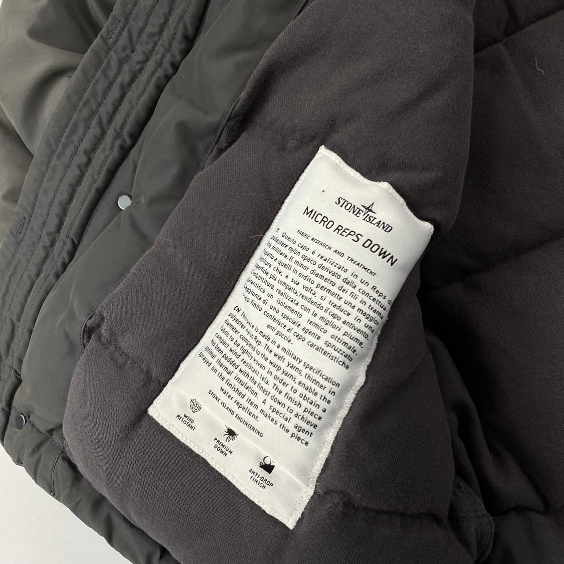 스톤아일랜드 마이크로 랩스 다운 패딩 (100) 상품이미지9