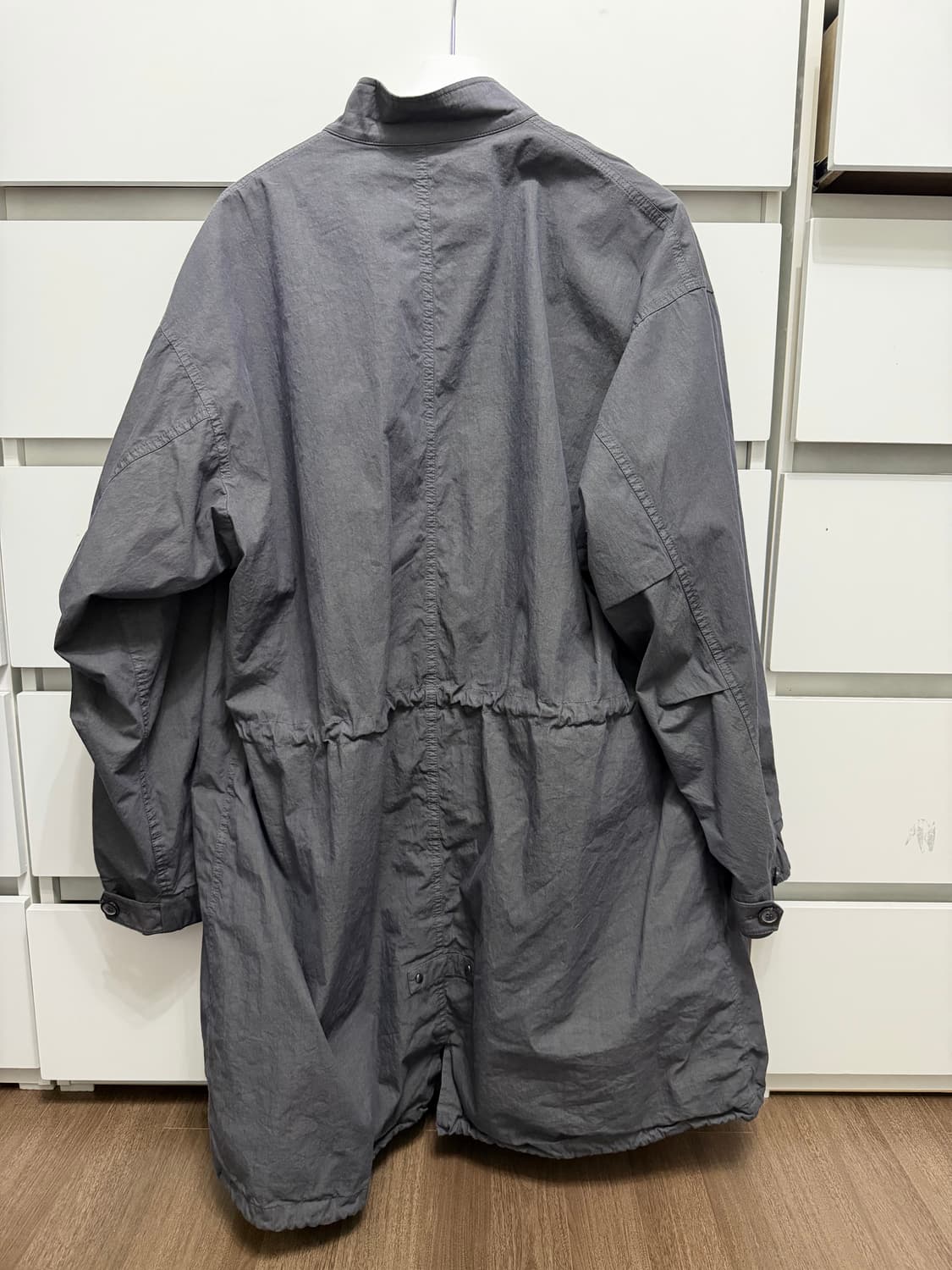 [L] 쿠어 가먼트 다이드 피쉬테일 파카 (워시드차콜) 상품이미지4