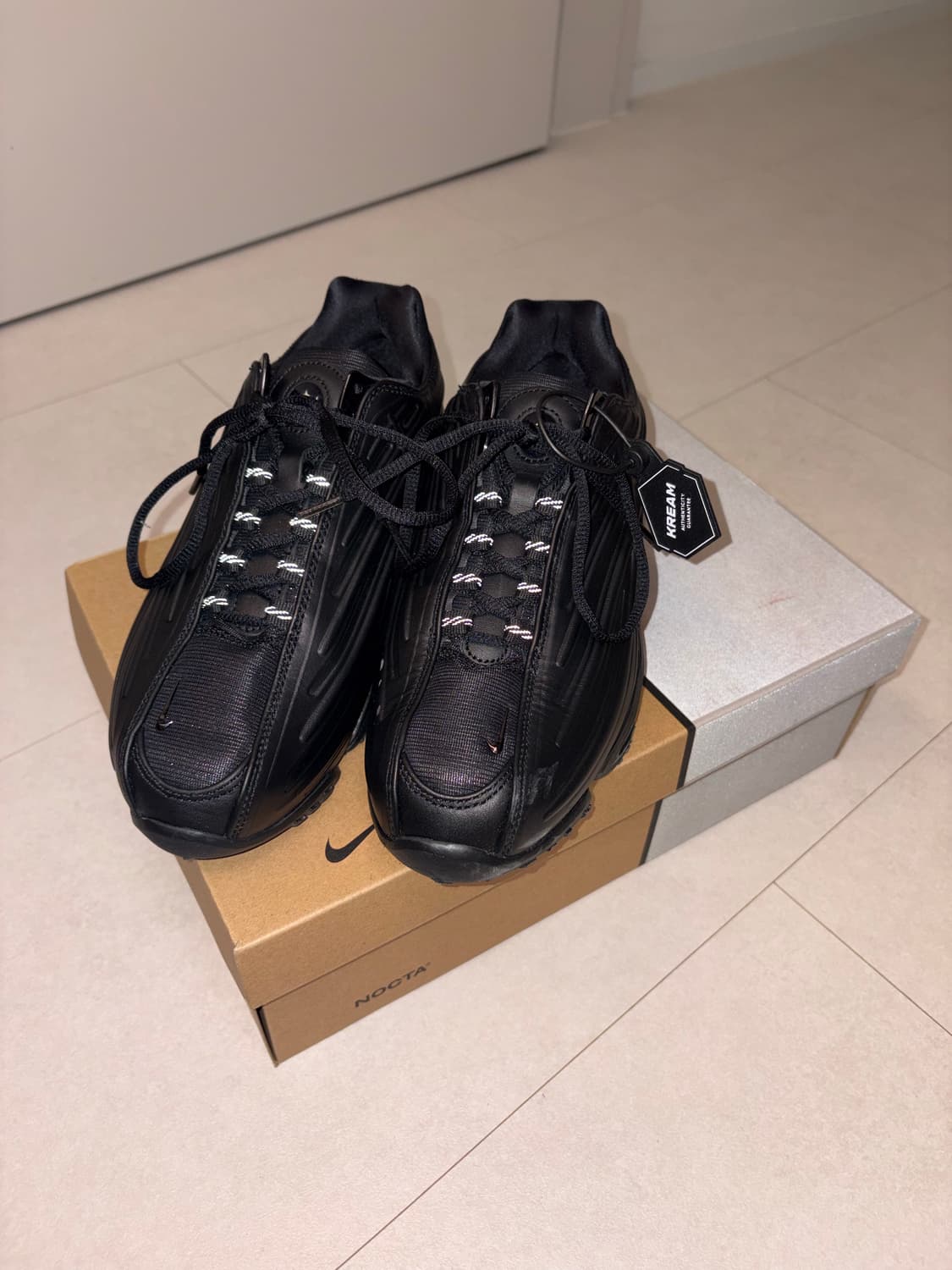 나이키 녹타 핫스텝2 올블랙 260 상품이미지2