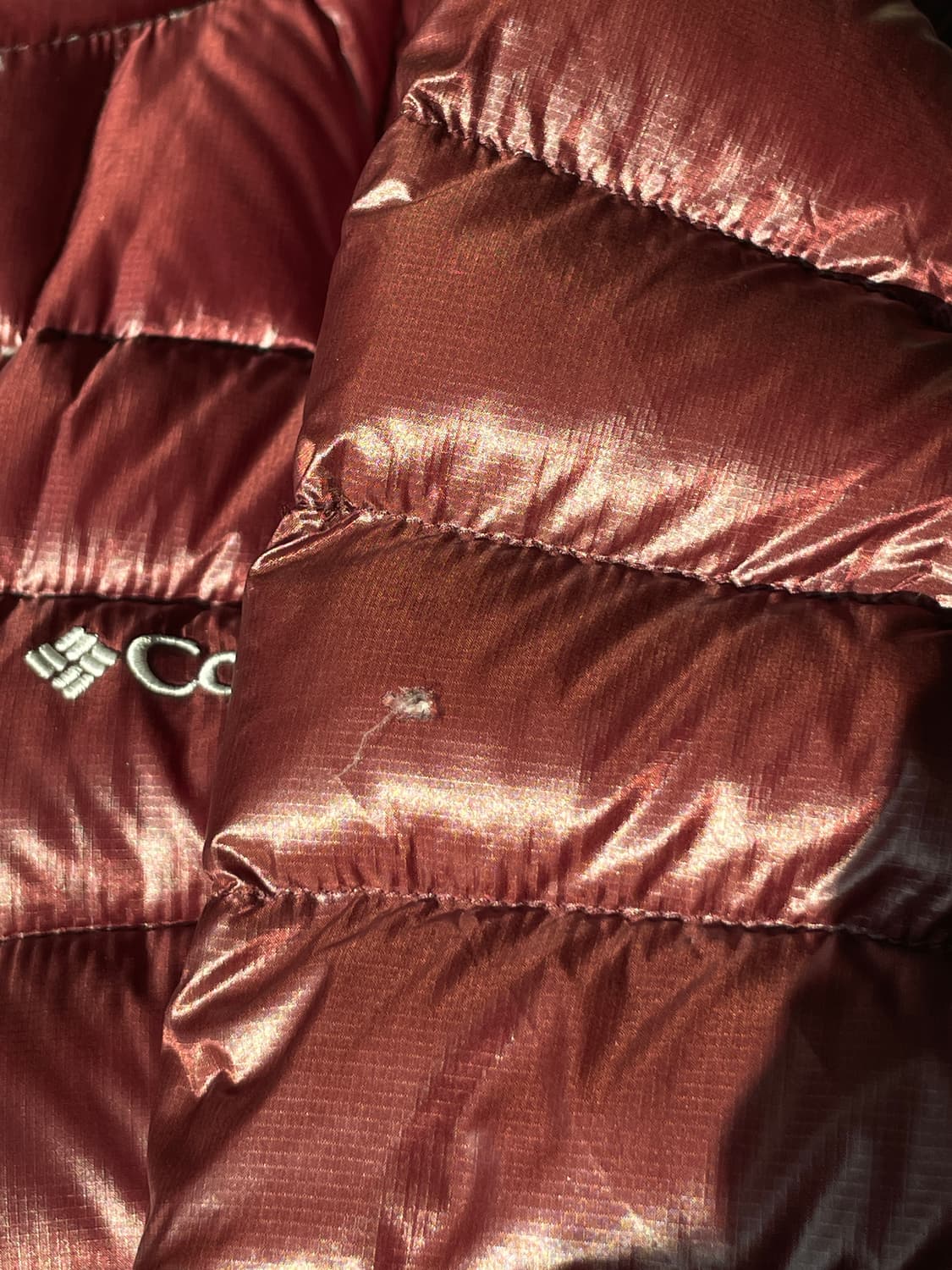 콜롬비아 티타늄 경량 패딩 버건디 상품이미지9