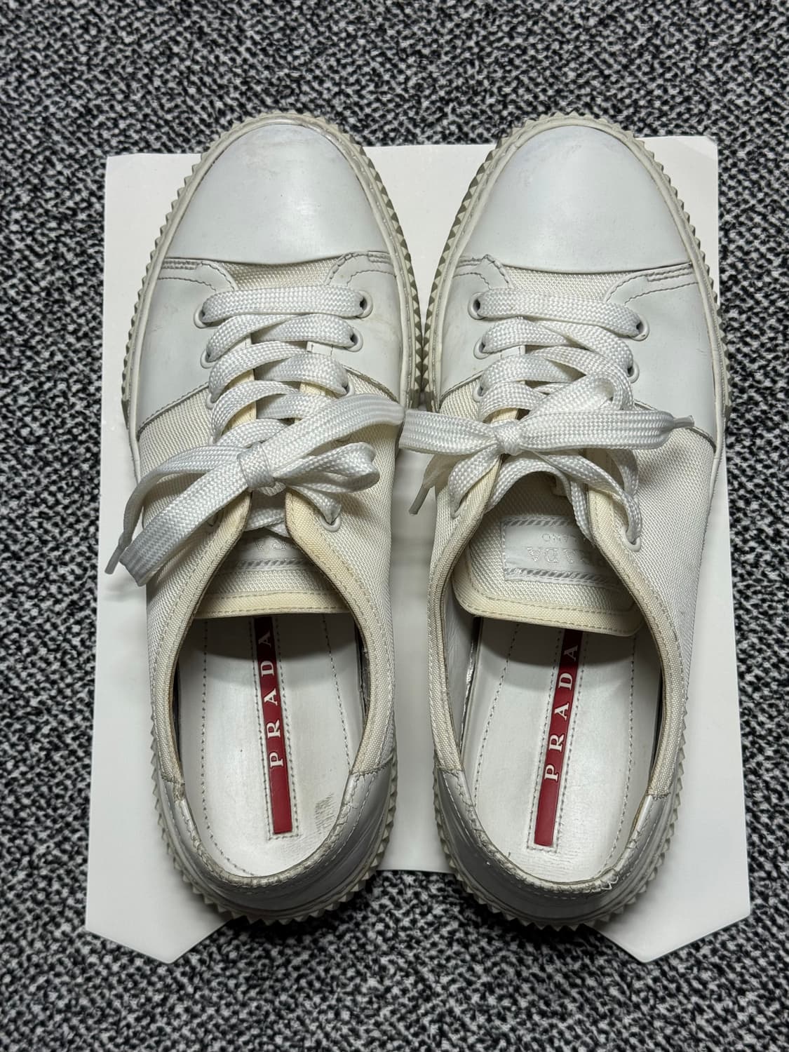 프라다 화이트스니커즈 상품이미지3