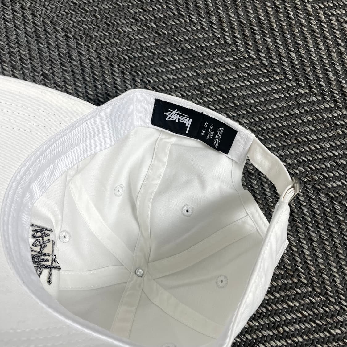 스투시 스탁 로고 자수 볼캡 화이트 y 4174 상품이미지4