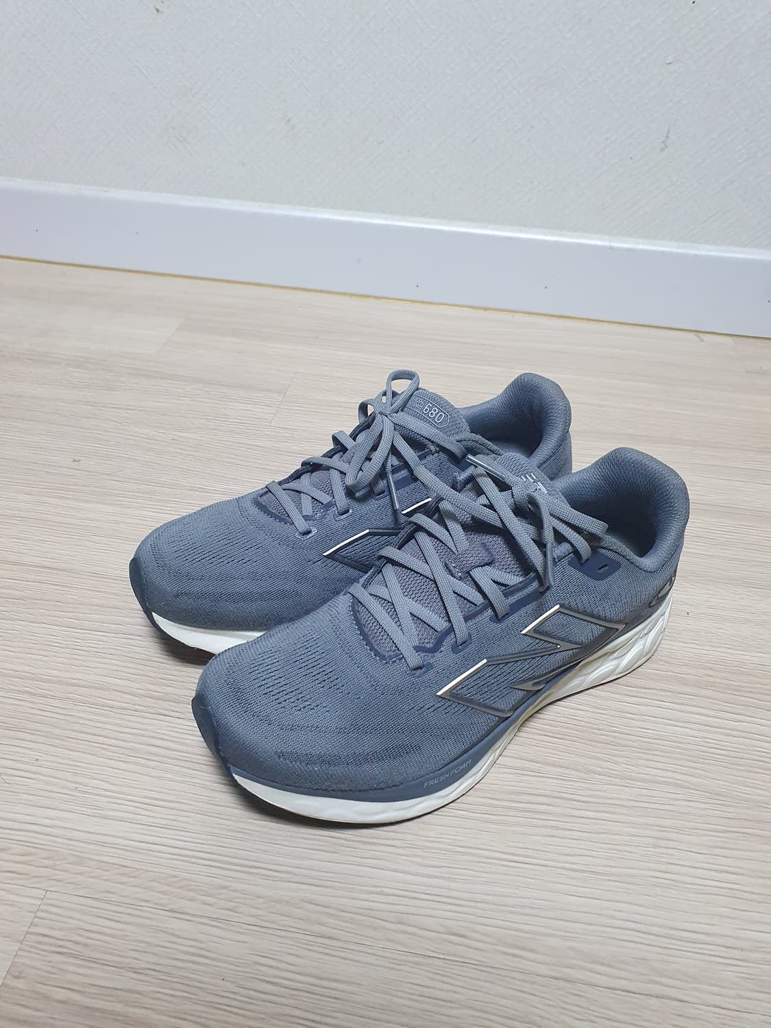 뉴발란스 680 v8 프레쉬폼 운동화 그레이 265 상품이미지4