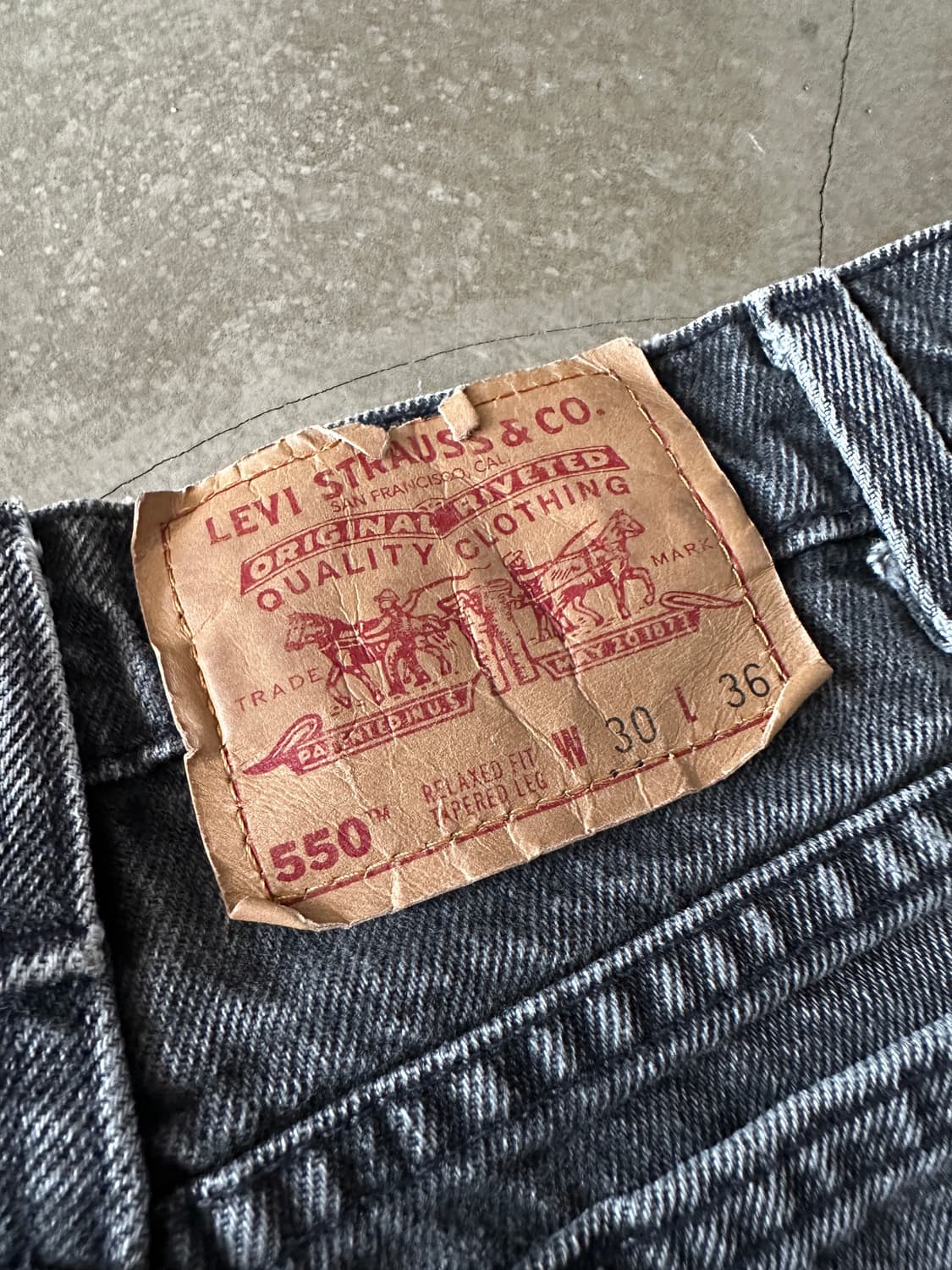 90s Levi’s 550 USA Made Black Denim w28 상품이미지2