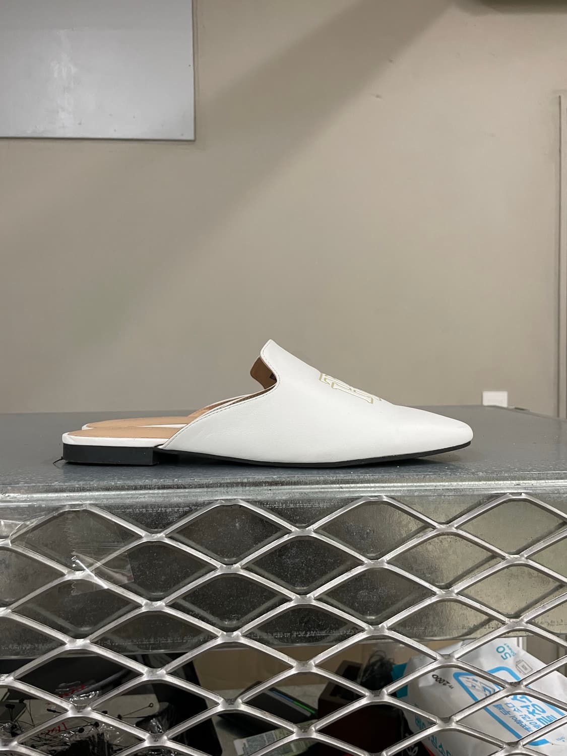 타미힐피거 TH 모노그램 가죽 플랫 뮬 250 상품이미지4