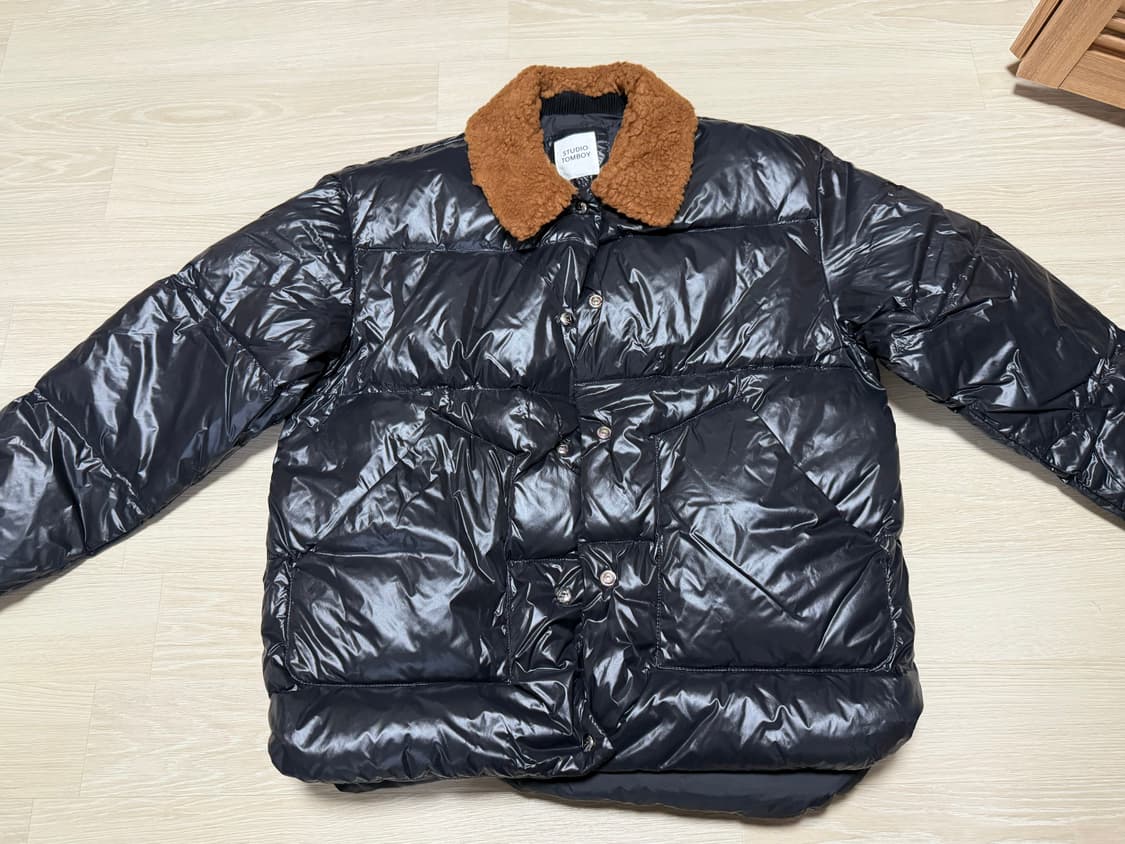 스튜디오 톰보이 블랙 카라 패딩 점퍼 상품이미지1