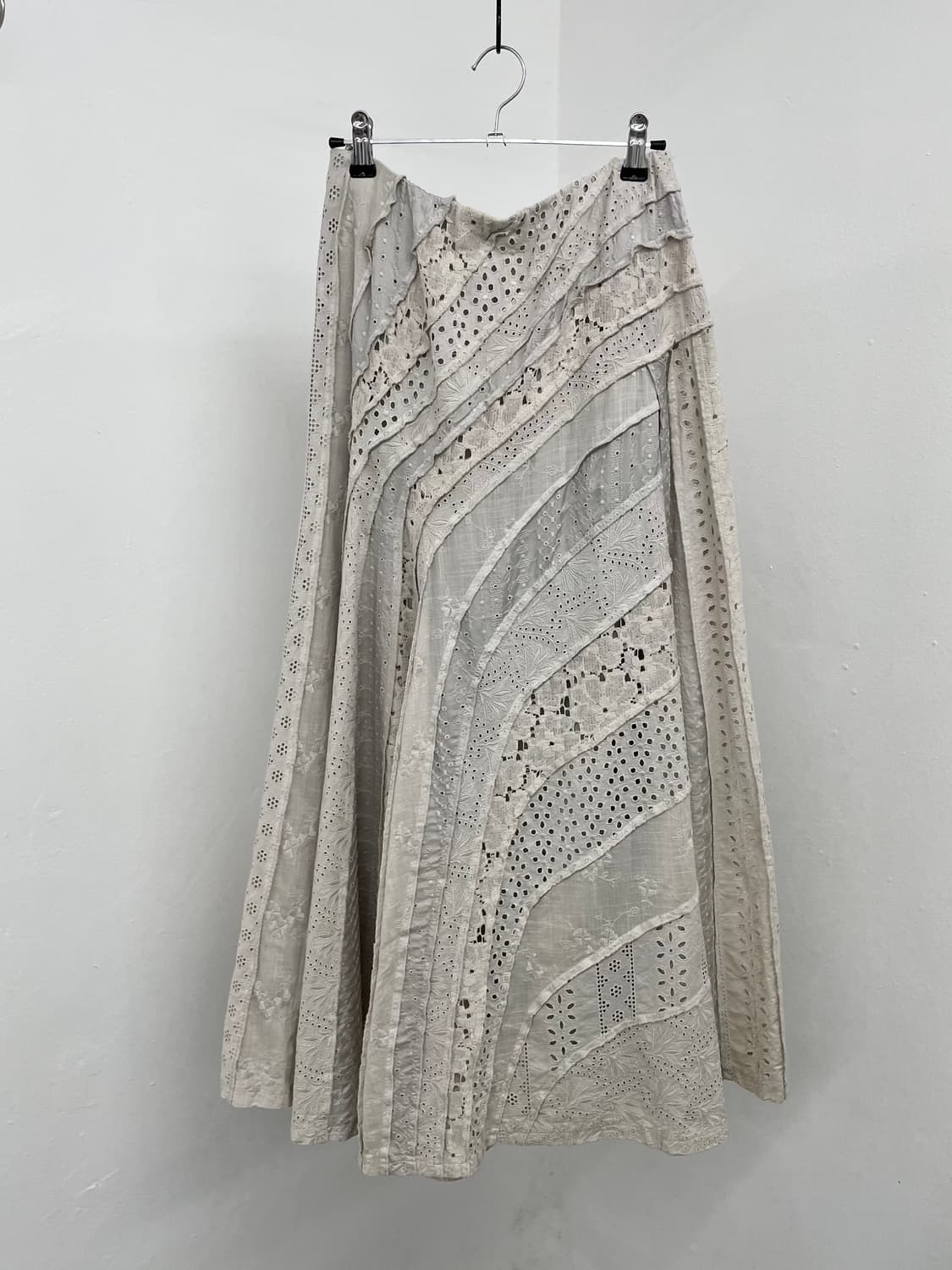 레이스 디테일 드레이프 스커트 상품이미지1