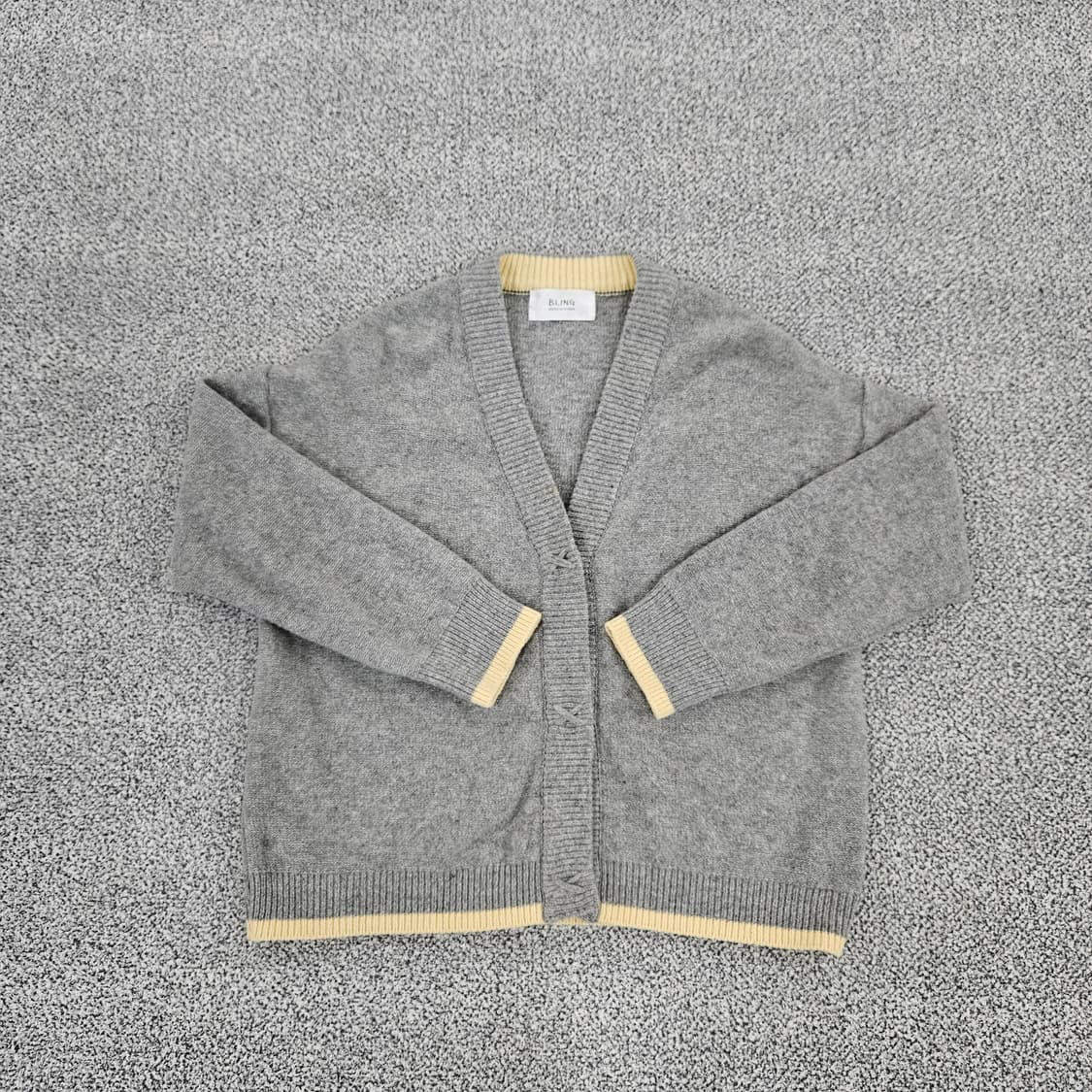 [실측확인] BLING 배색 브이넥 가디건 1104JM3 상품이미지1