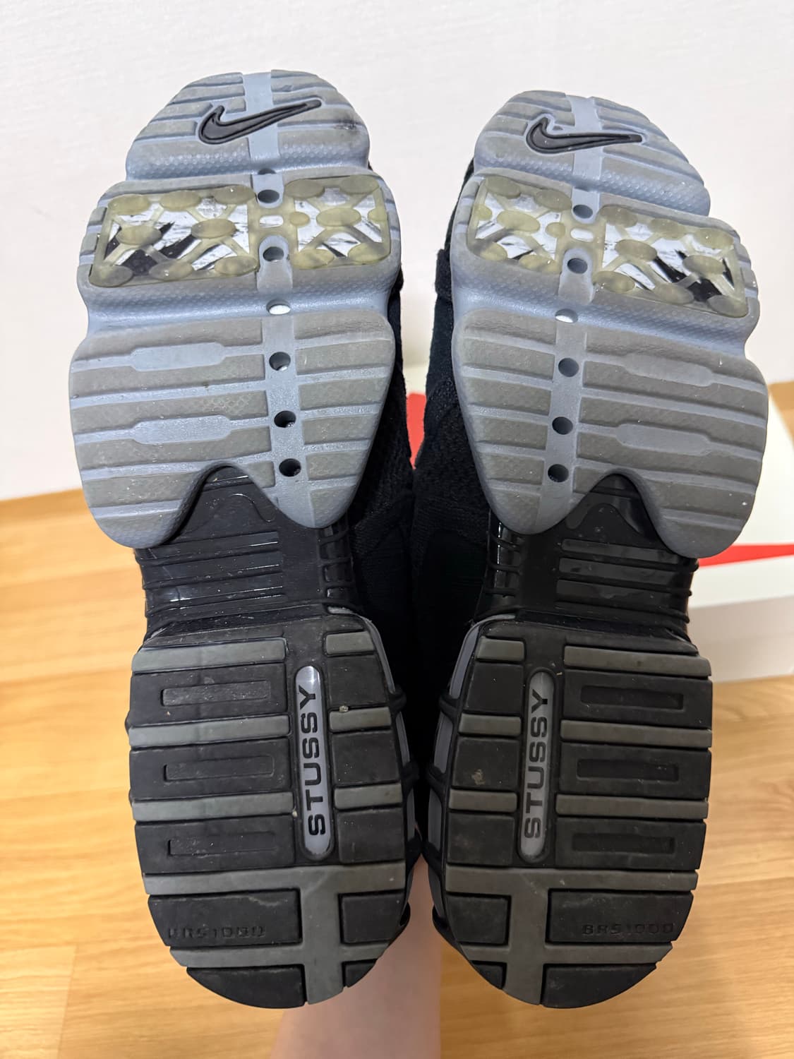 나이키 x 스투시 에어 줌 스피리돈 케이지2 블랙 판매합니다. 상품이미지2