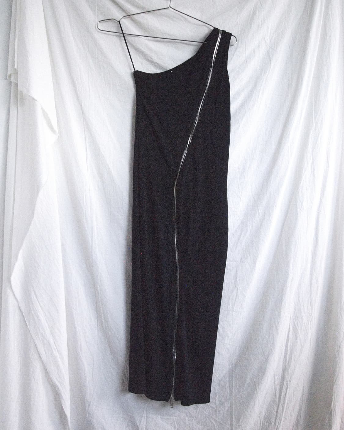지방시 20SS 런웨이 asymmetric 원지퍼 드레스 원피스 상품이미지3