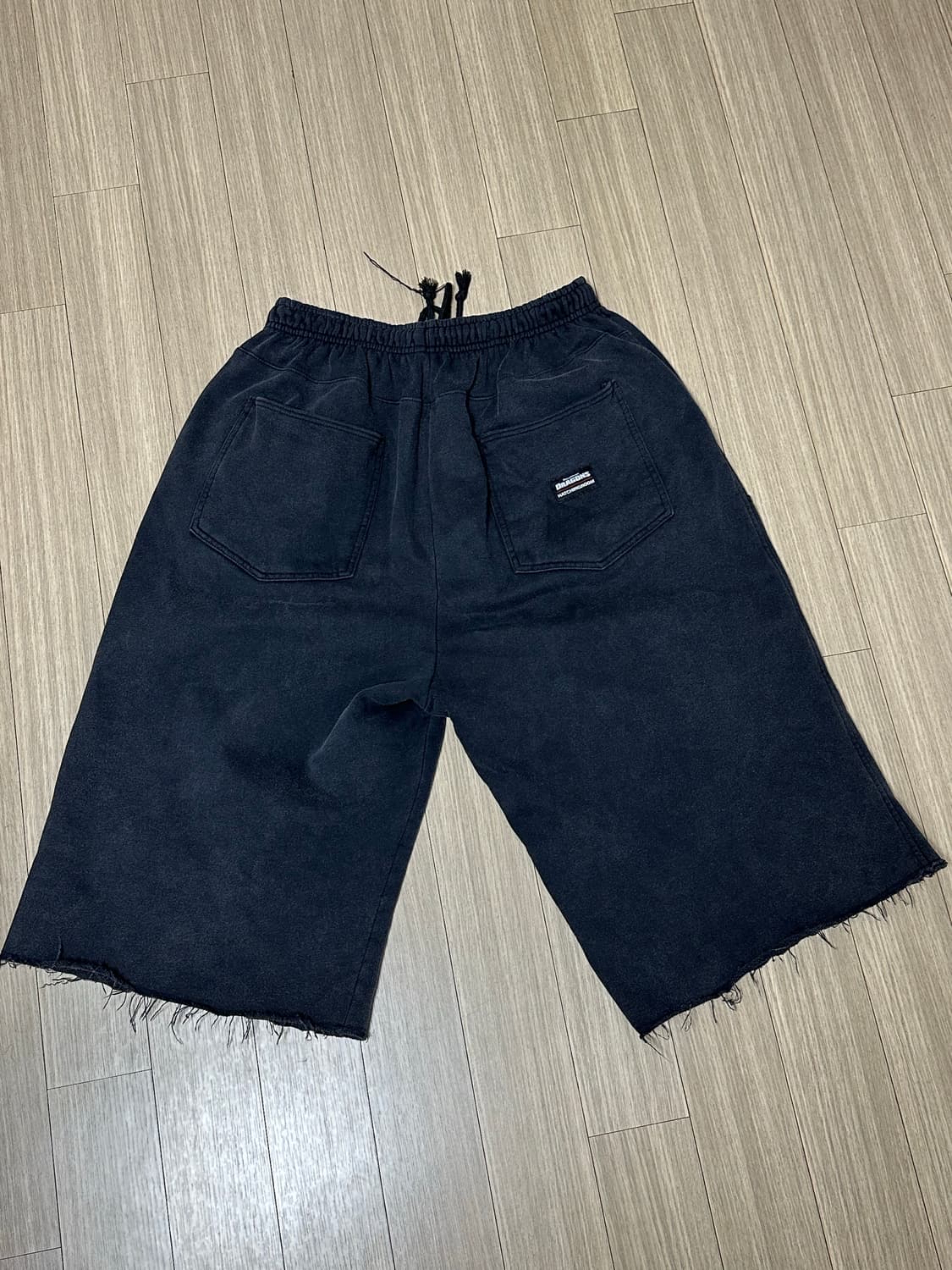 해칭룸 double knee shorts black 상품이미지4