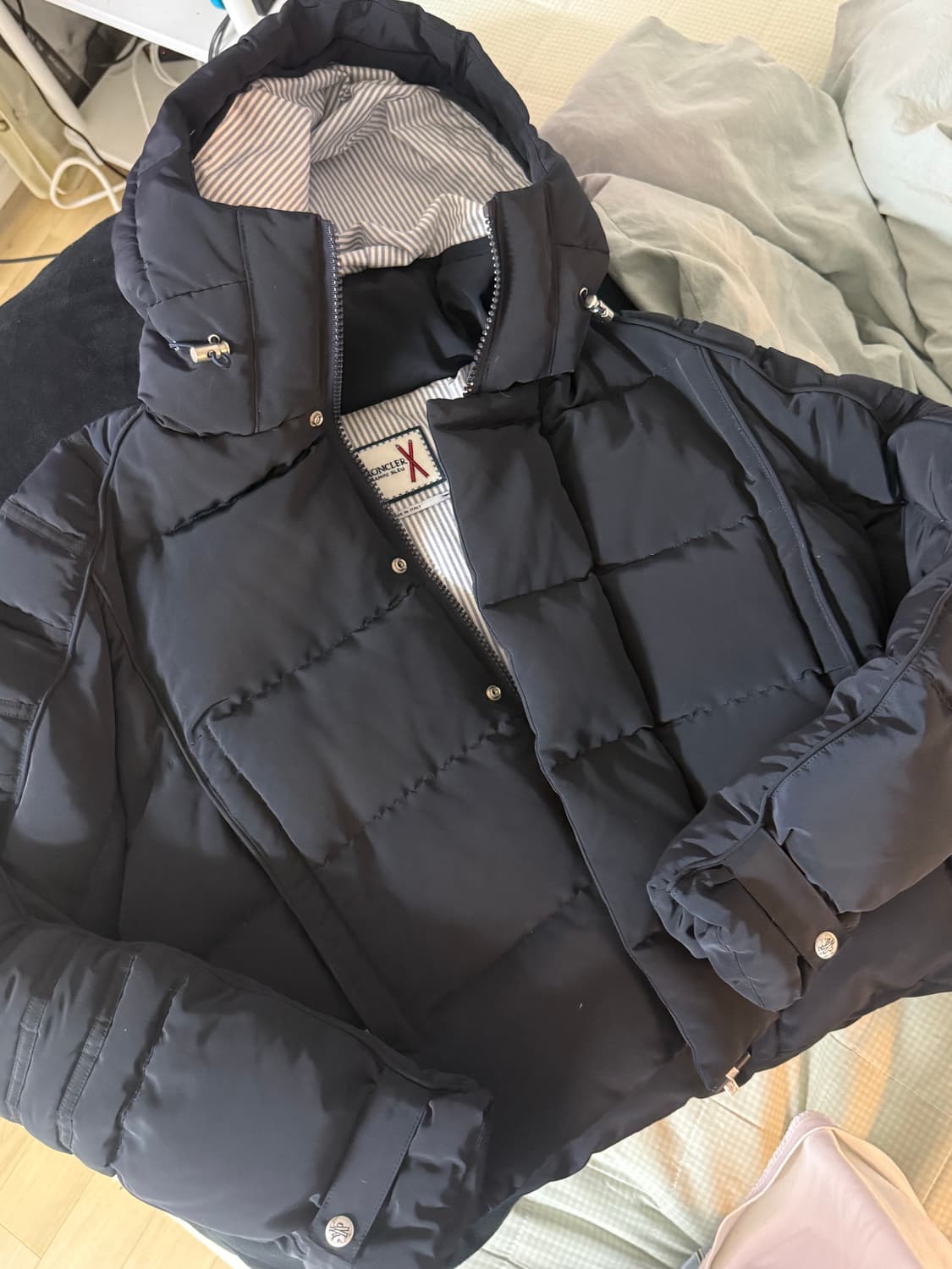 몽클레어 감마블루 패딩 상품이미지2