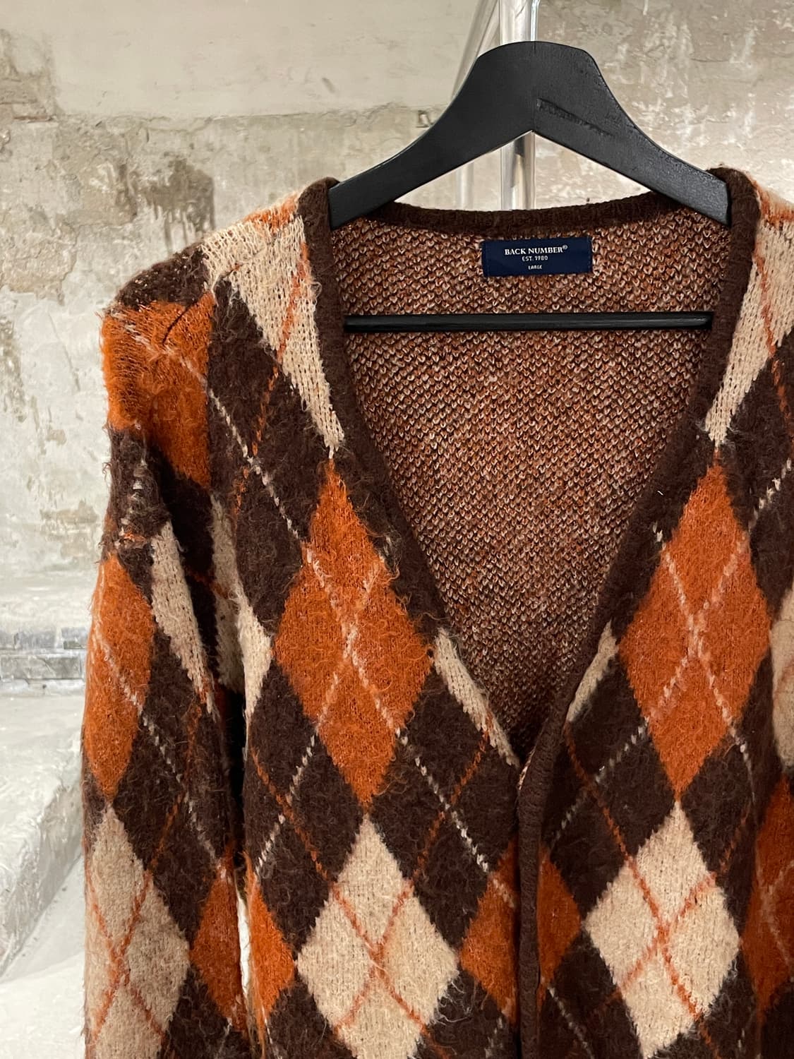 백 넘버 브라운 아가일 아크릴 가디건 상품이미지2