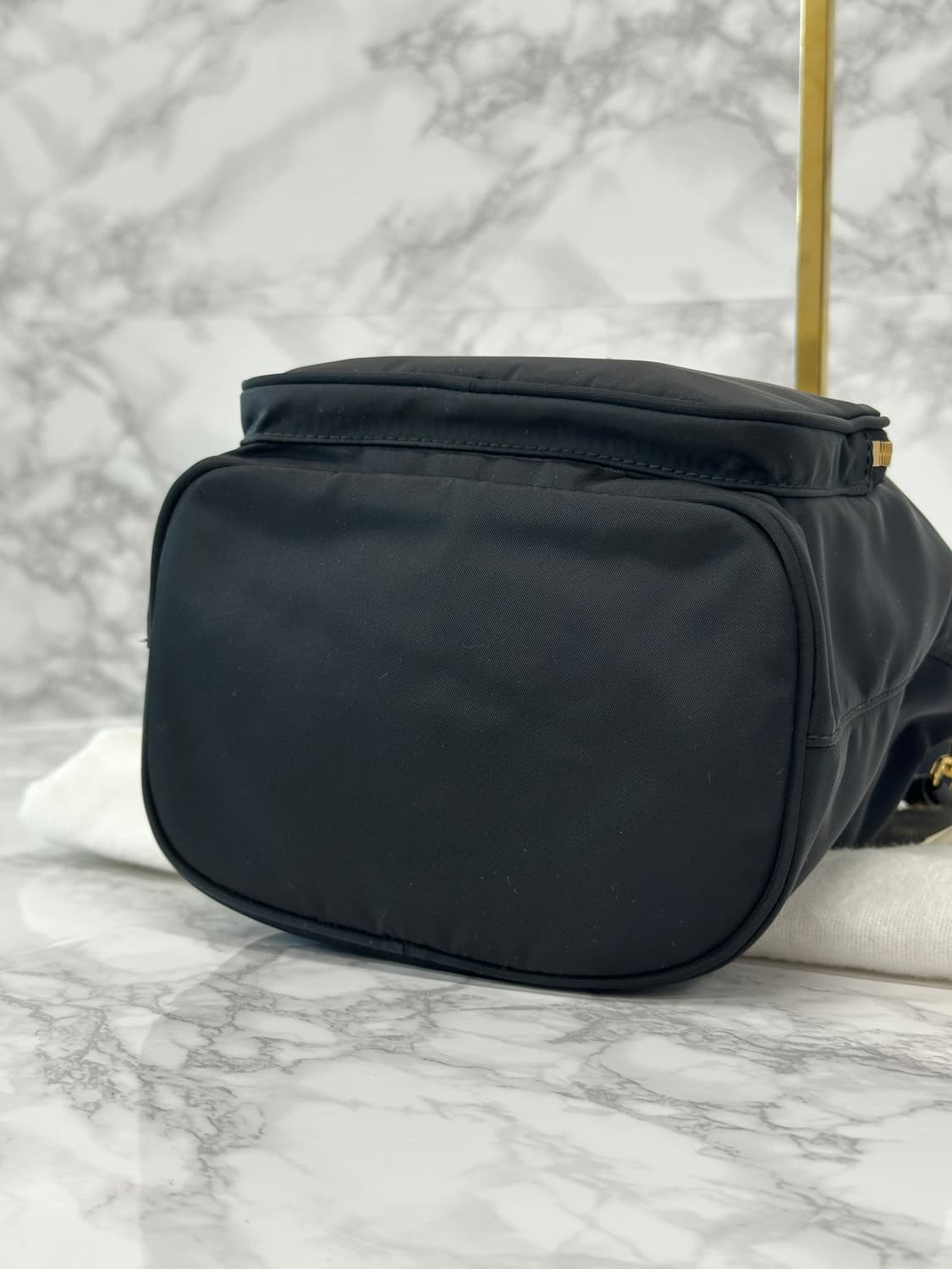 프라다 리나일론 버킷백 금장로고 상품이미지8