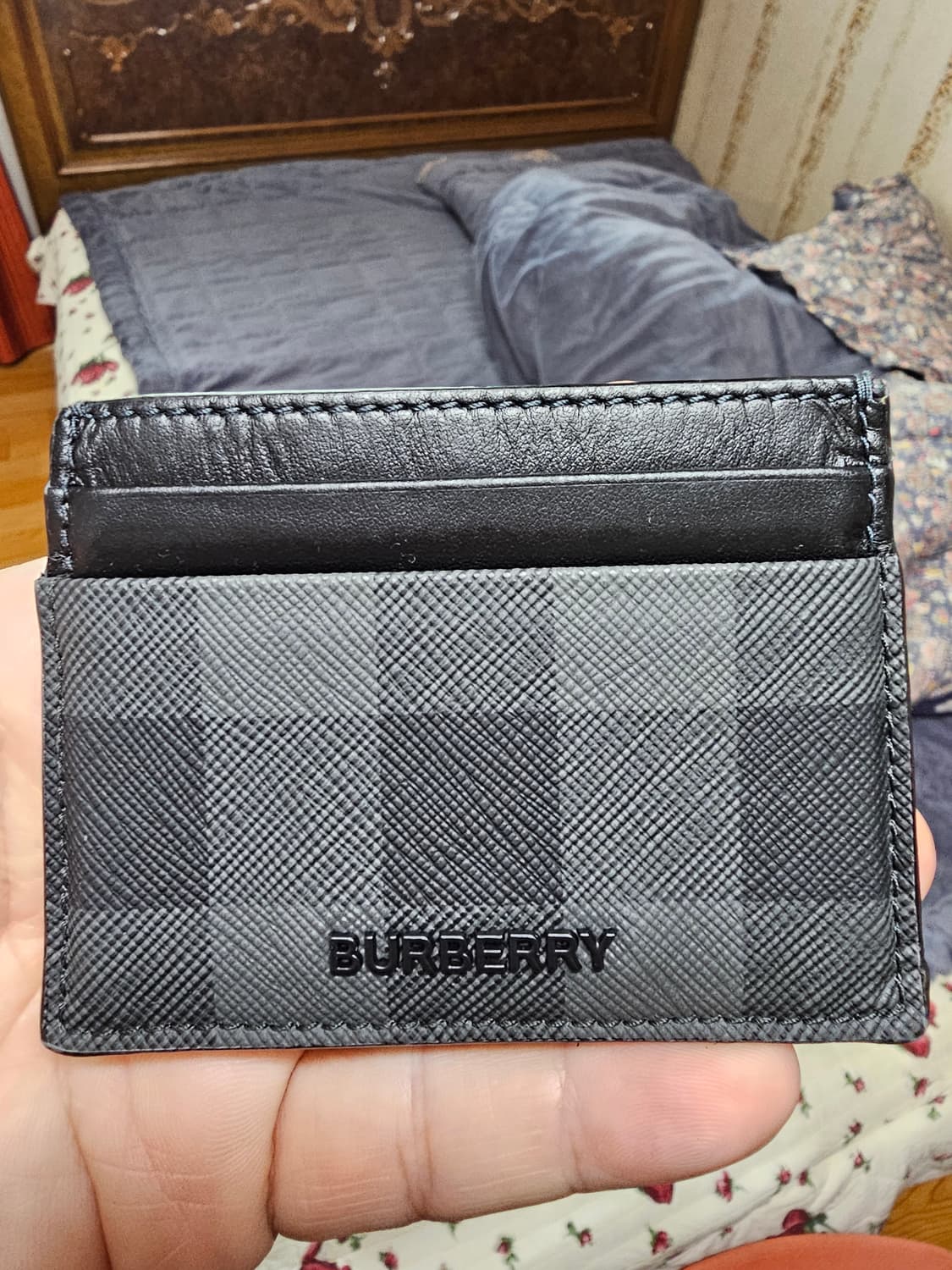 (정품) 신상 버버리 체크 카드지갑/남녀공용/차콜색상/개인  상품이미지1