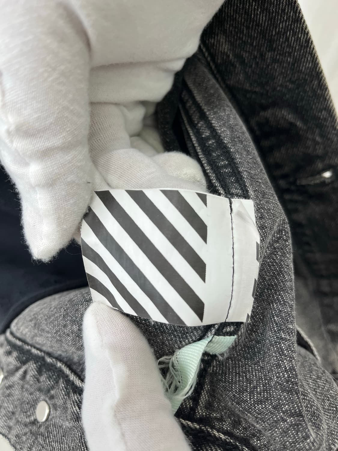 오프화이트 유화 흑청 데님 자켓 XL 상품이미지8