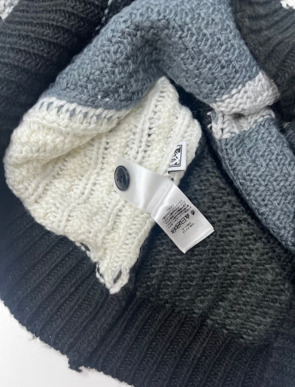 오베이 패턴 니트 상품이미지4