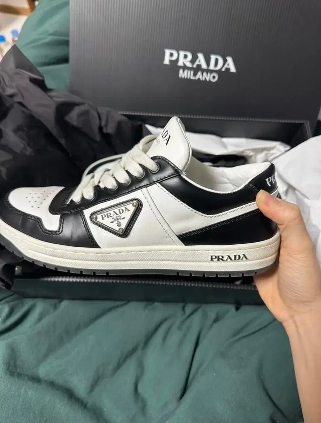 프라다 다운타운 스니커즈 블랙/화이트 240 상품이미지1