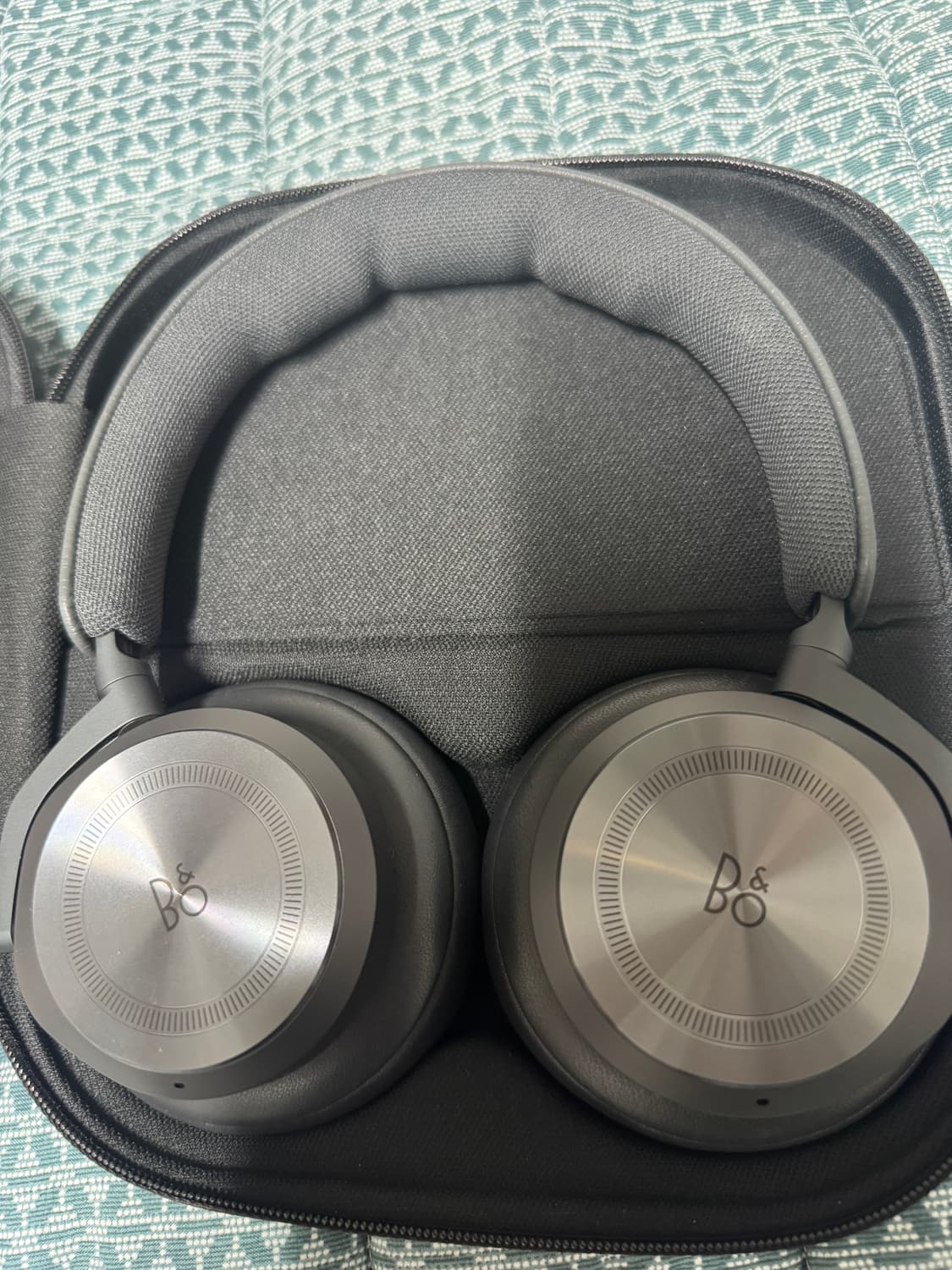 뱅앤올룹슨 베오플레이 HX 블랙 상품이미지1