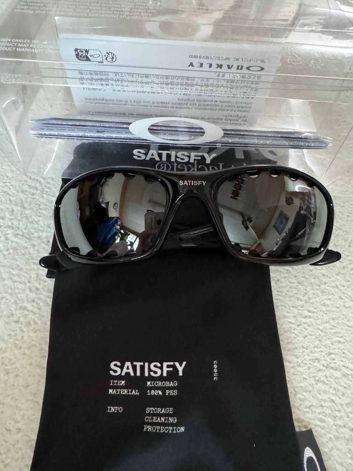 새상품 오클리 x 새티스파이 스트레이트 자켓 폴리쉬드 블랙 상품이미지6