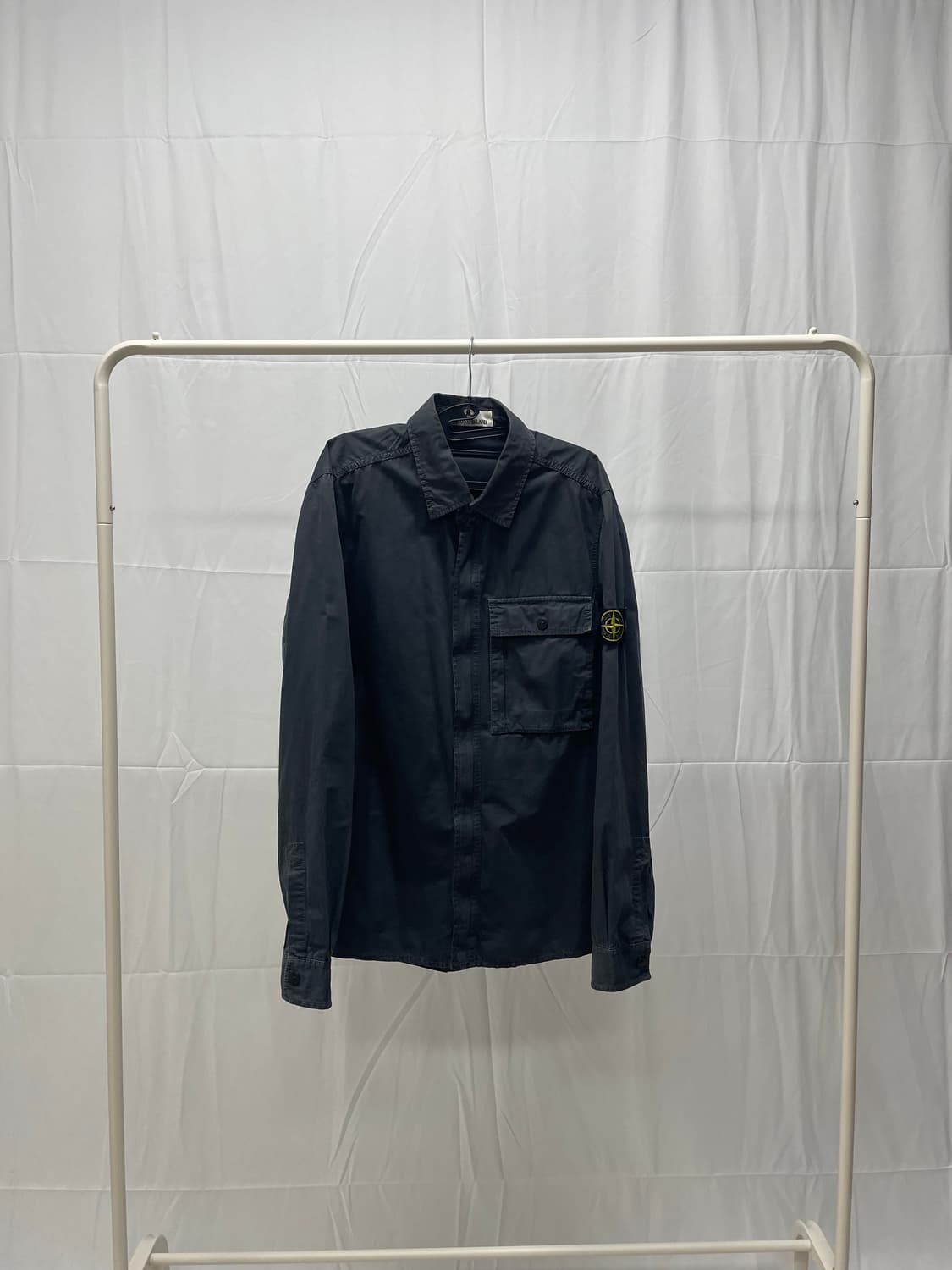 [백화점판] 스톤아일랜드 올드이펙트 코튼 오버셔츠 차콜 그레이 [XL] 상품이미지1