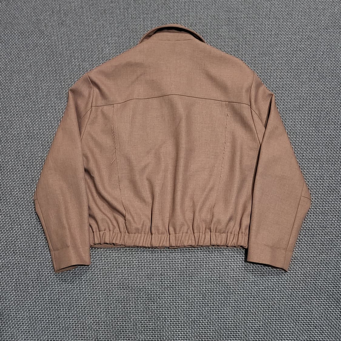 르마드 로우컷 뒷밴딩 숏 자켓 인디핑크 (2/100-105) 상품이미지3