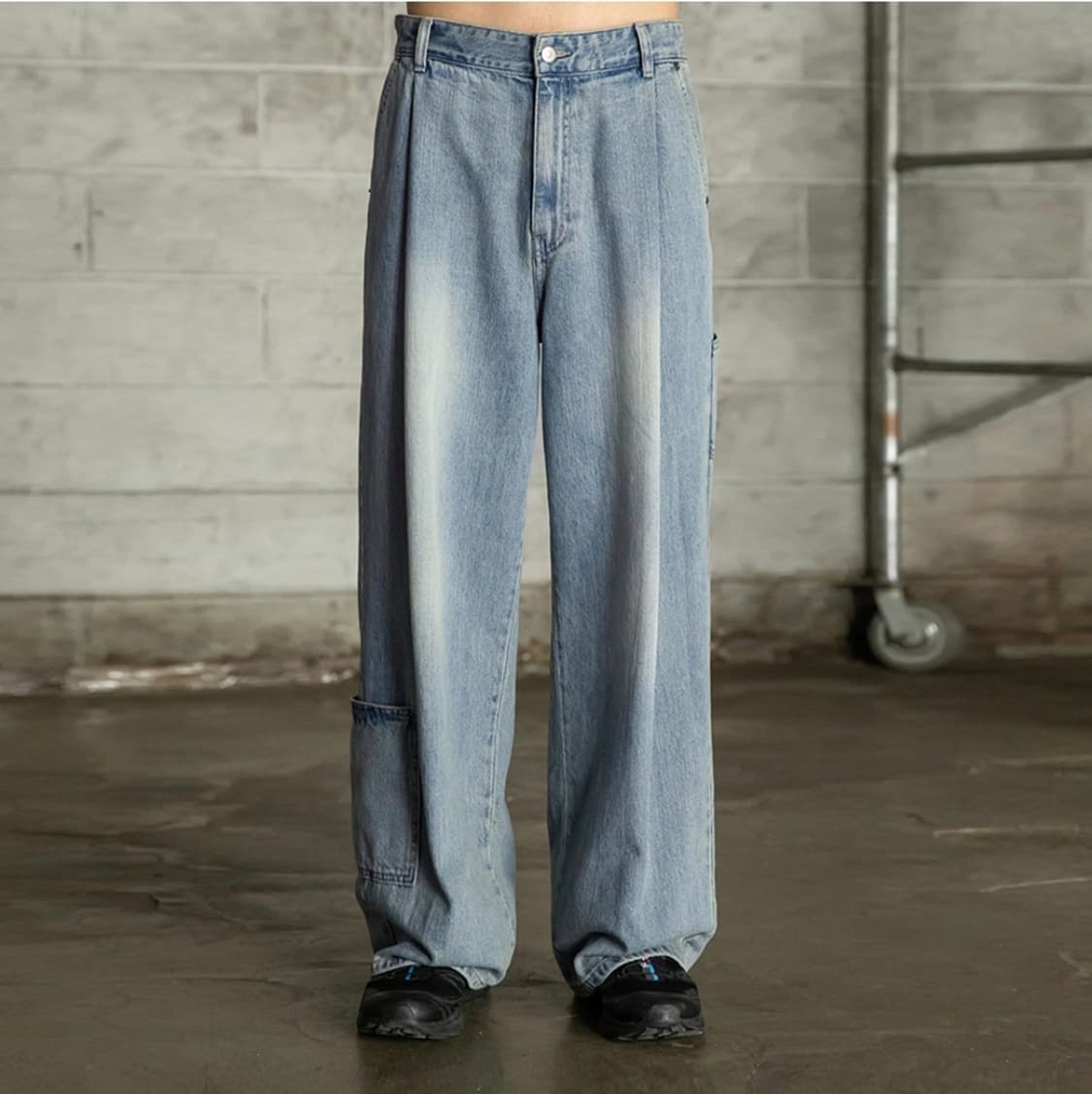 비긴202 원턱 카펜터 데님(블리치 블루) 1사이즈 상품이미지1