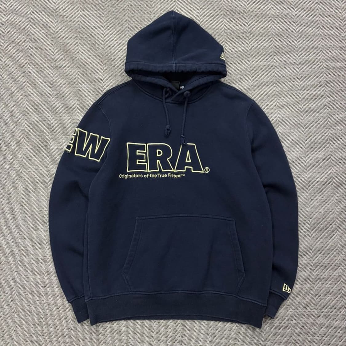 뉴에라 자수 그래픽 후드티 v2581 상품이미지1