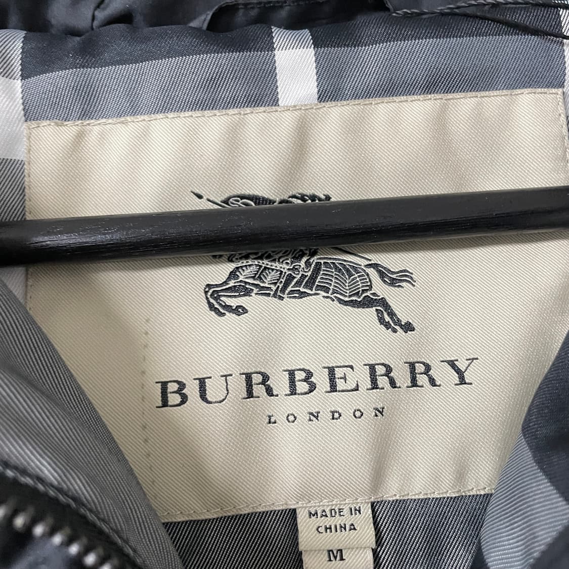 버버리 블랙 후드 패딩 M(W) 상품이미지5