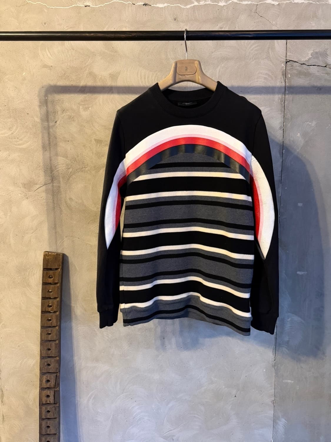 지방시 그래픽 맨투맨 55~66 상품이미지1