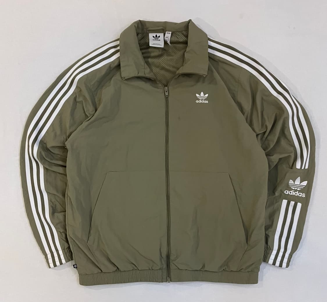 아디다스 투바투 연준 착용 트랙탑 자켓 카키 올리브 상품이미지2