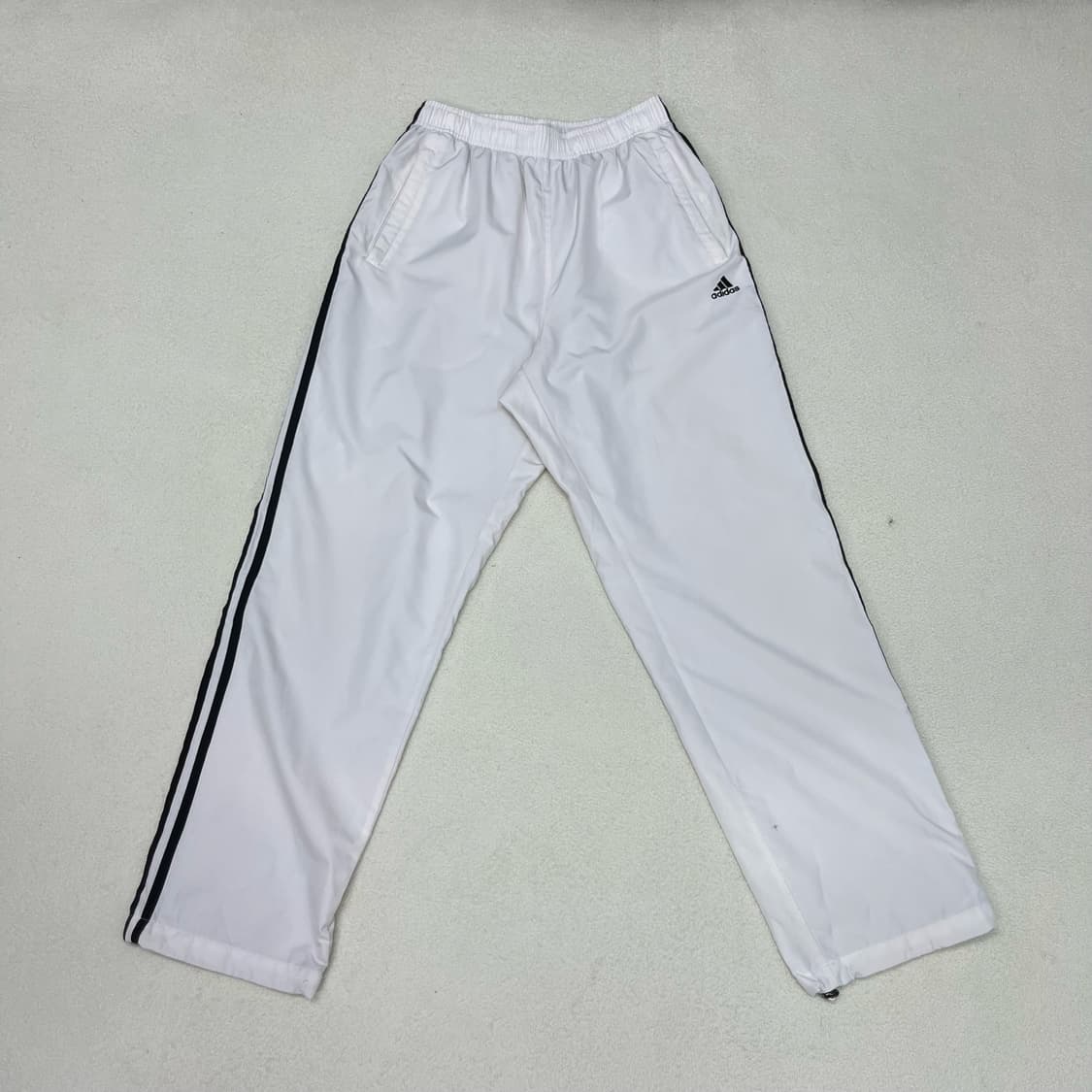 Adidas 00‘s white track pants 상품이미지3