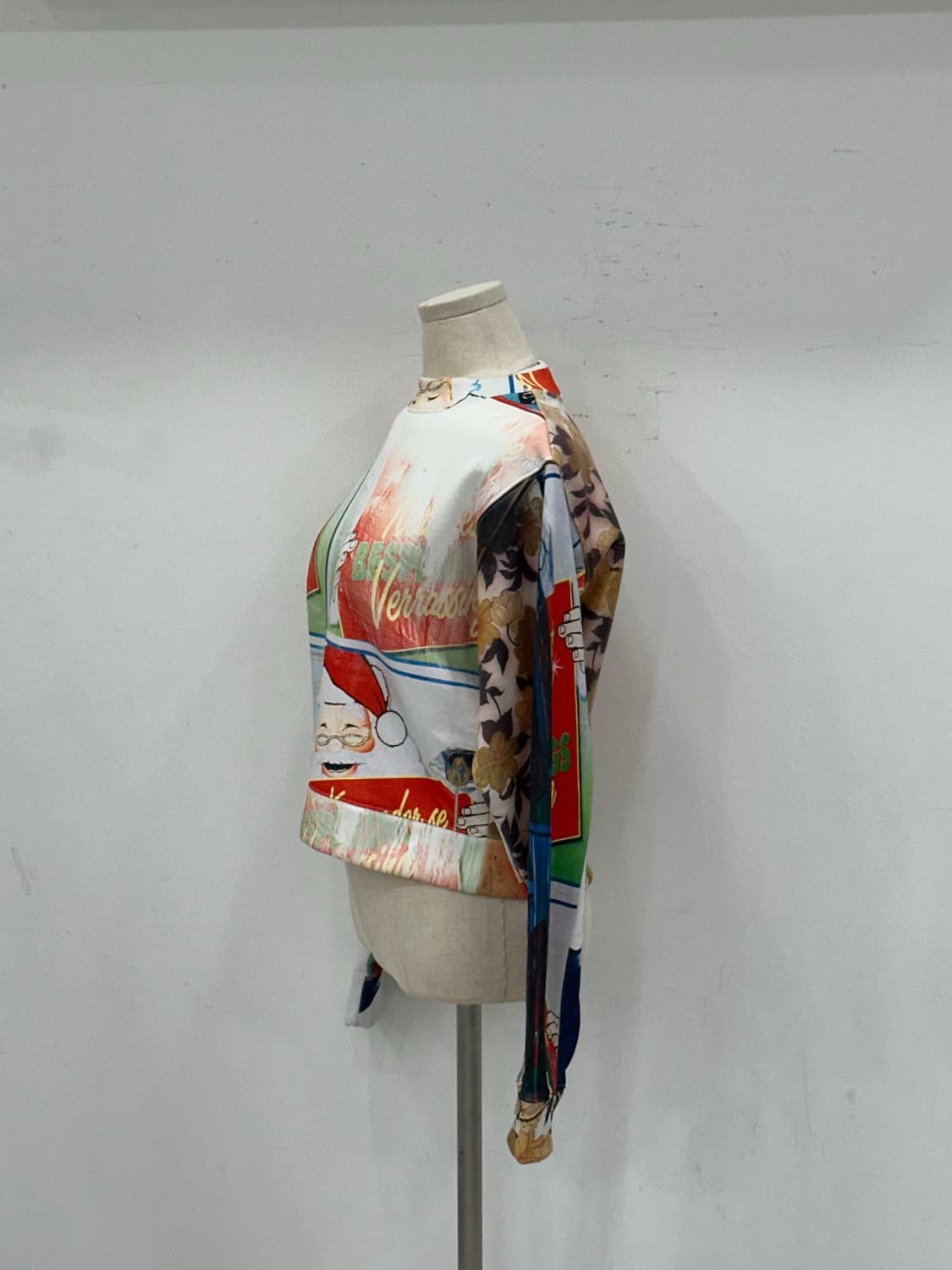 아크네 여성 맨투맨 상품이미지4