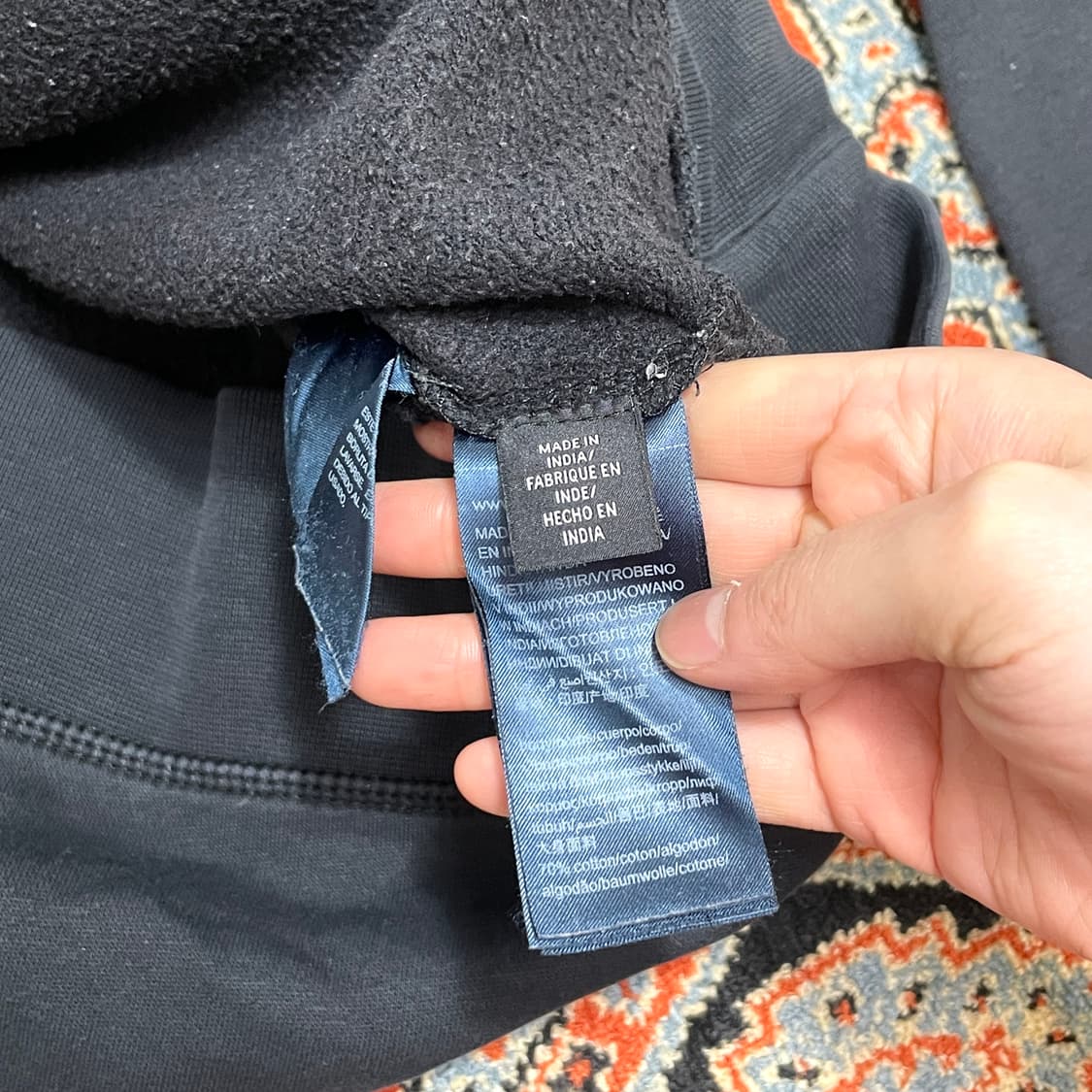 타미힐피거 스펠로고 블랙 기모 맨투맨 남성M 상품이미지6