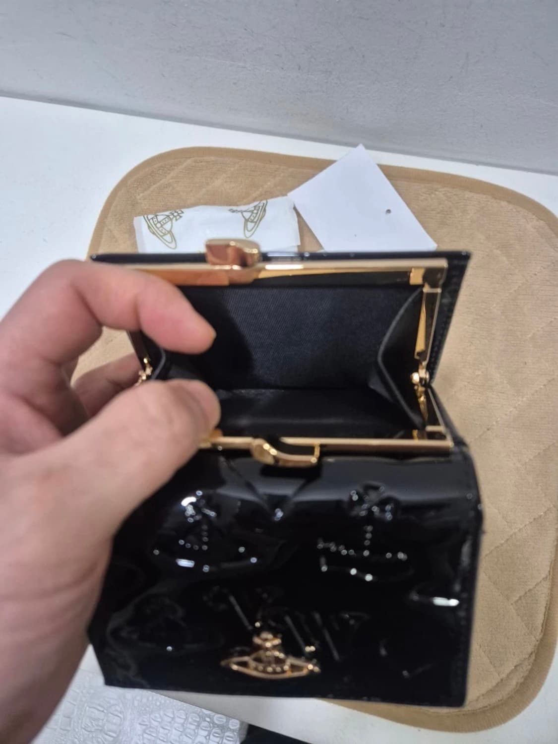 비비안웨스트우드 여성 삼단 반지갑 에나멜 동전지갑 상품이미지3