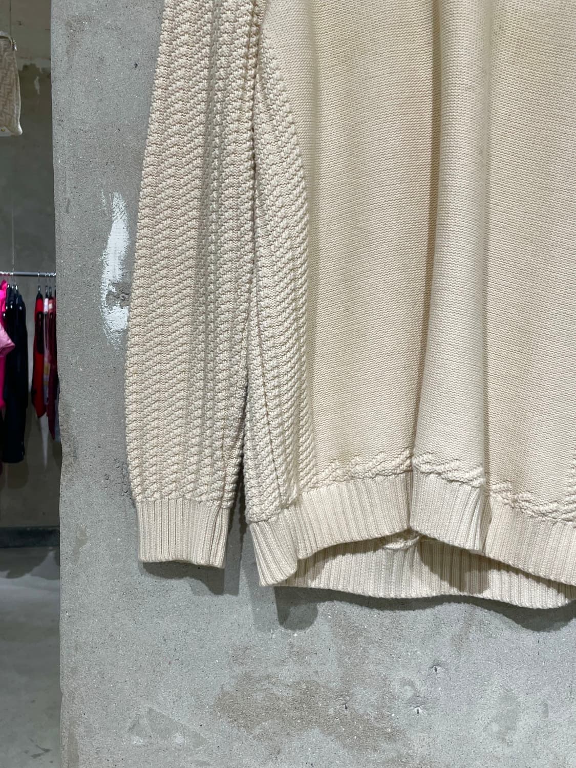 메종 마르지엘라 10 아이보리 U넥 케이블 스웨터 상품이미지4