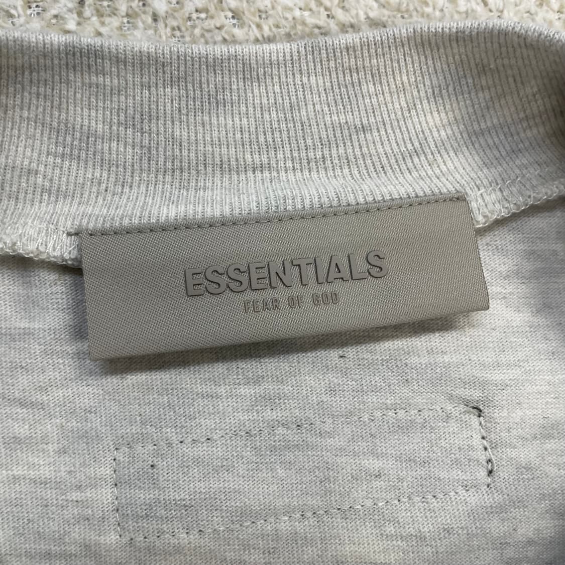 에센셜 피어오브갓 백 로고 반팔티 상품이미지3