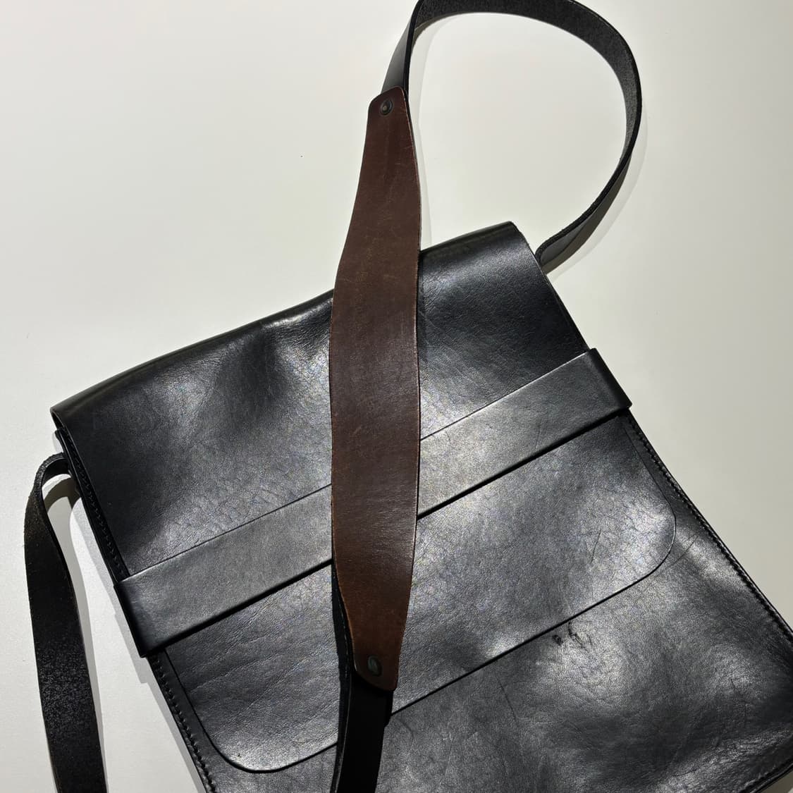 드리스 반 노튼 레더 크로스 백 상품이미지9