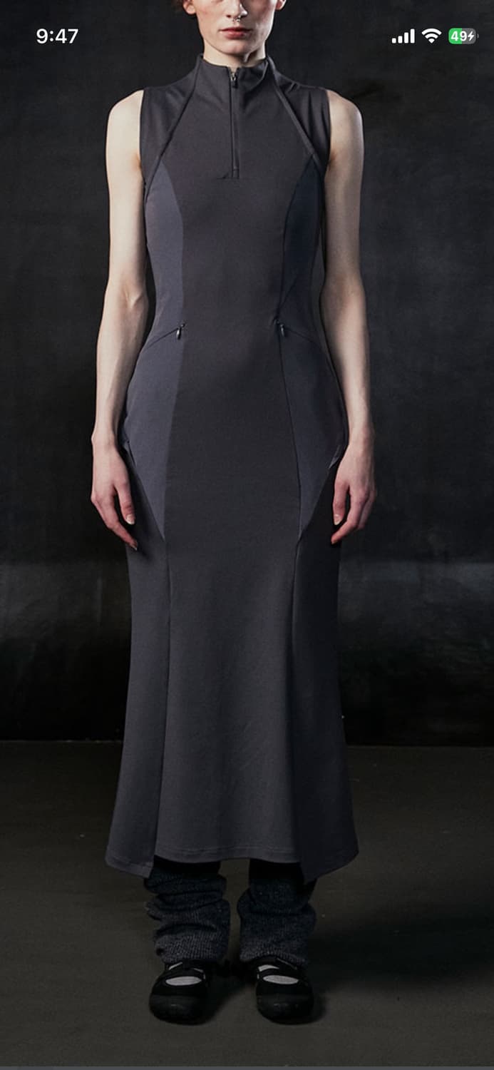 디퍼런티스 원피스 차콜 상품이미지1