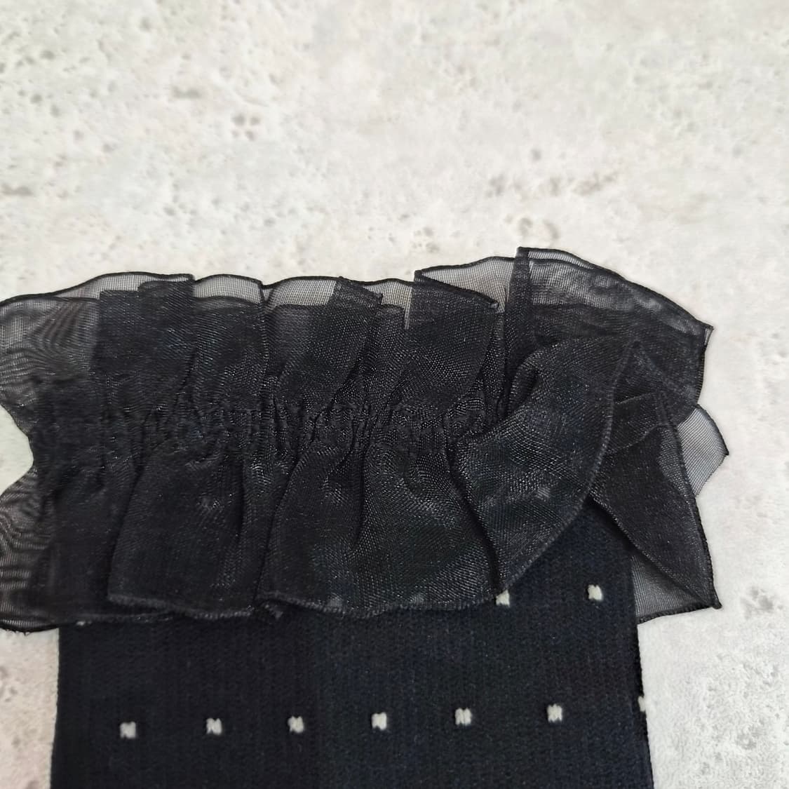 블랙도트 프릴 수면용 압박 양말 상품이미지2