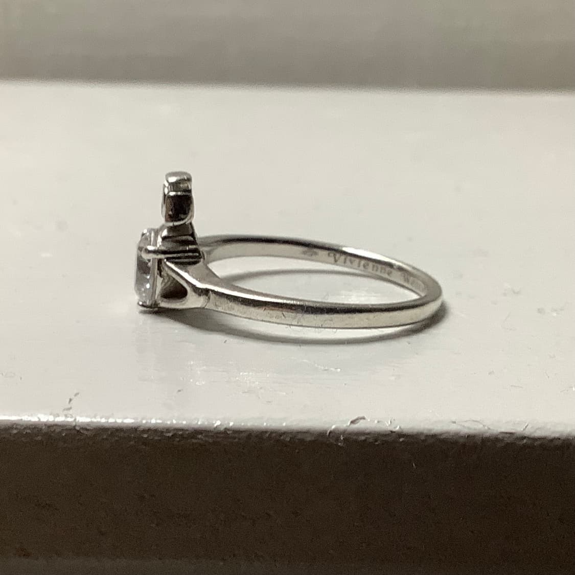 비비안웨스트우드 레이나 쁘띠 링 반지 상품이미지4